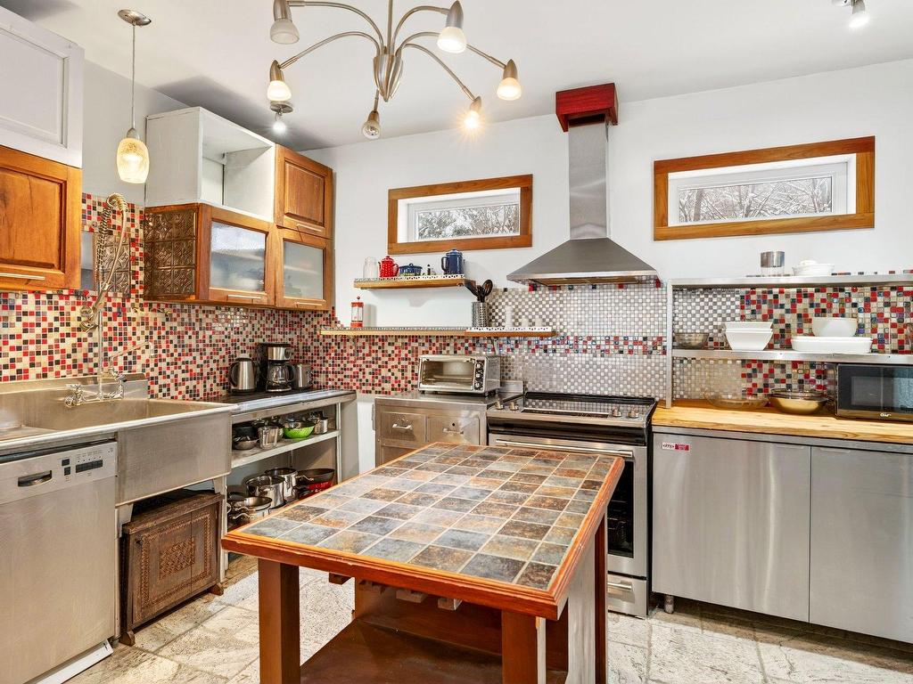 









48


Ch. du Lac-Supérieur

,
Saint-Faustin/Lac-Carré,




QC
J0T2G0

