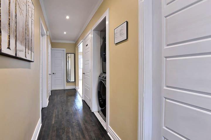 









5278


Rue St-Denis

,
Montréal (Le Plateau-Mont-Royal),




QC
H2J2M3

