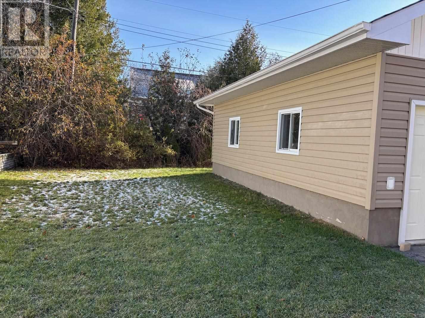 












57 Roman AVE

,
Elliot Lake,




Ontario
P5A1R8

