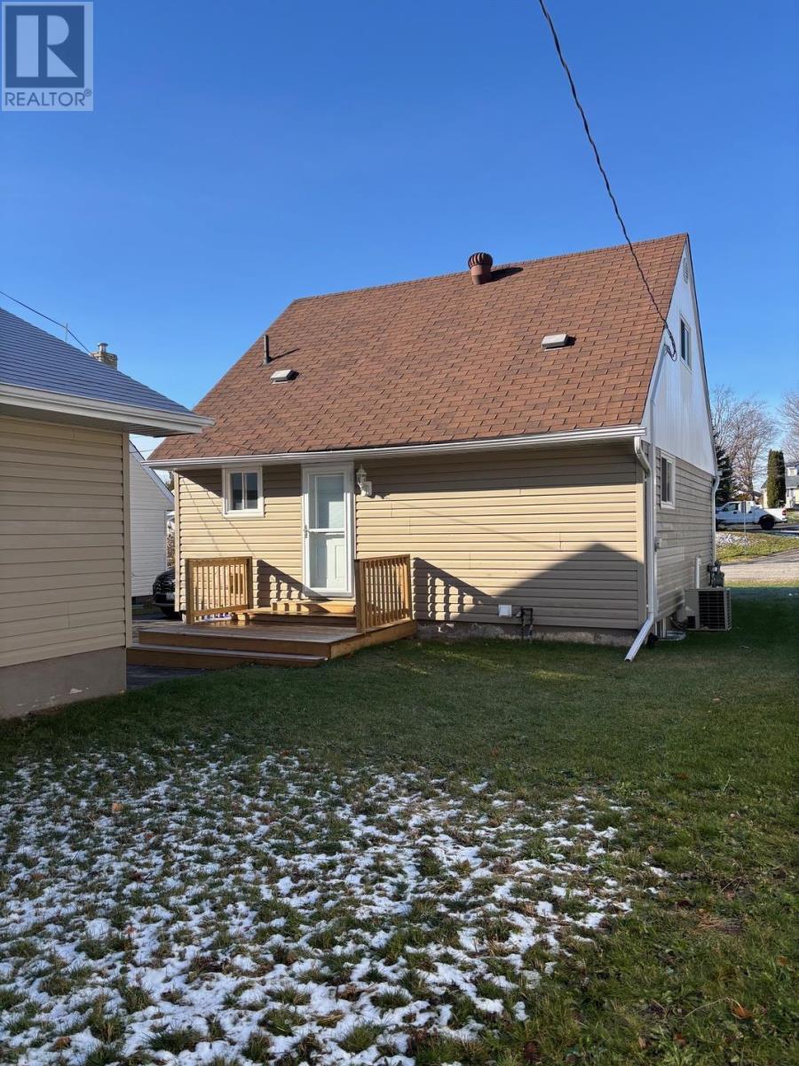 












57 Roman AVE

,
Elliot Lake,




Ontario
P5A1R8

