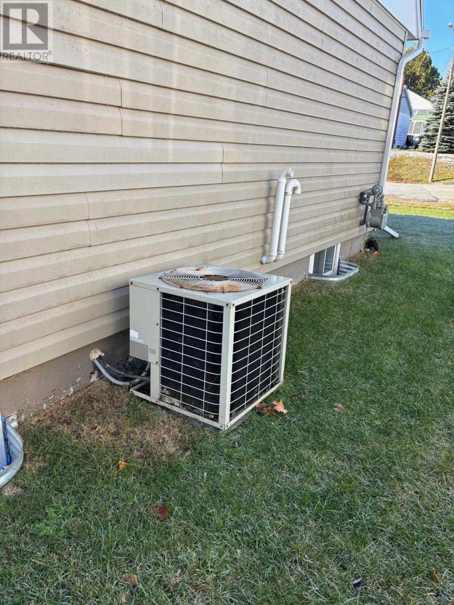 












57 Roman AVE

,
Elliot Lake,




Ontario
P5A1R8

