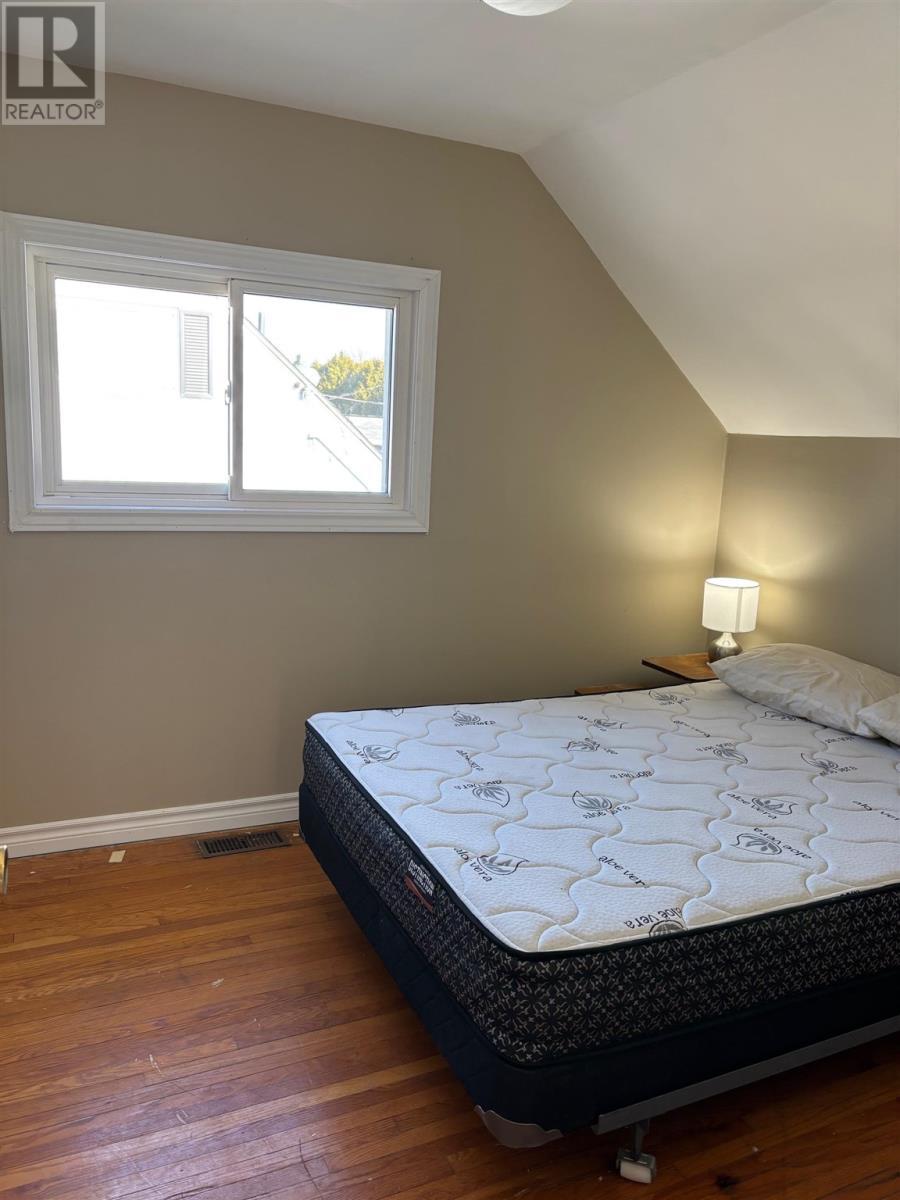 












57 Roman AVE

,
Elliot Lake,




Ontario
P5A1R8

