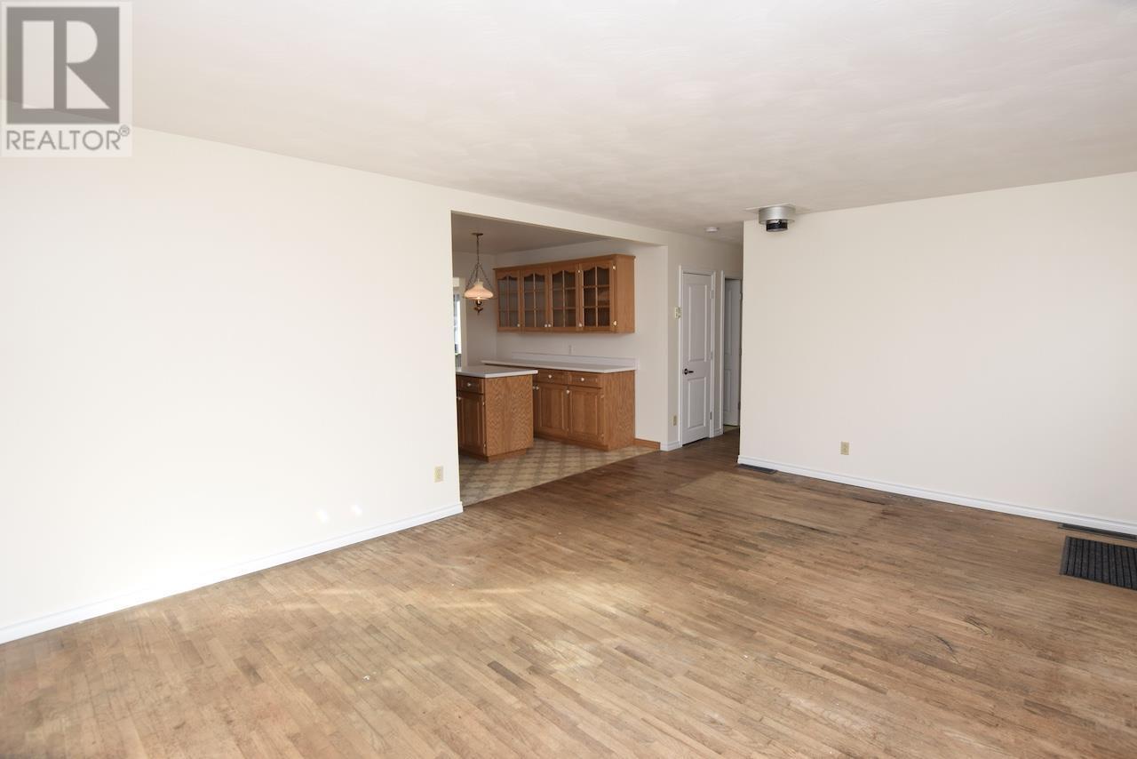 












3 Eastman RD

,
Blind River,




Ontario
P0R1B0

