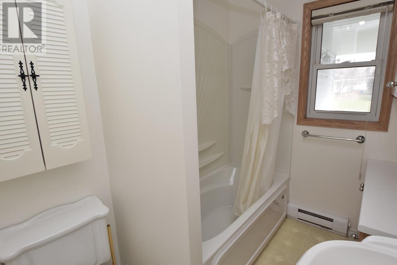 












3 Eastman RD

,
Blind River,




Ontario
P0R1B0

