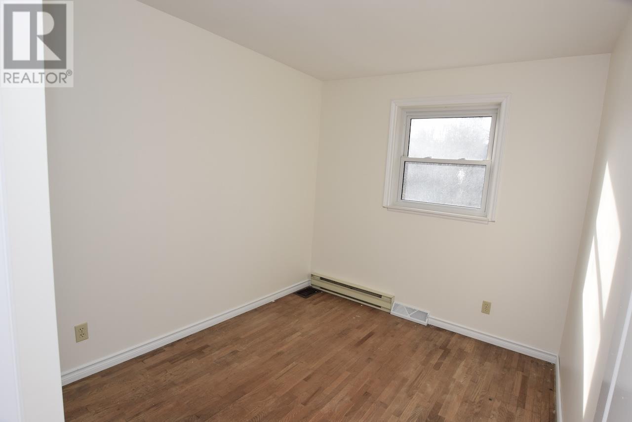 












3 Eastman RD

,
Blind River,




Ontario
P0R1B0

