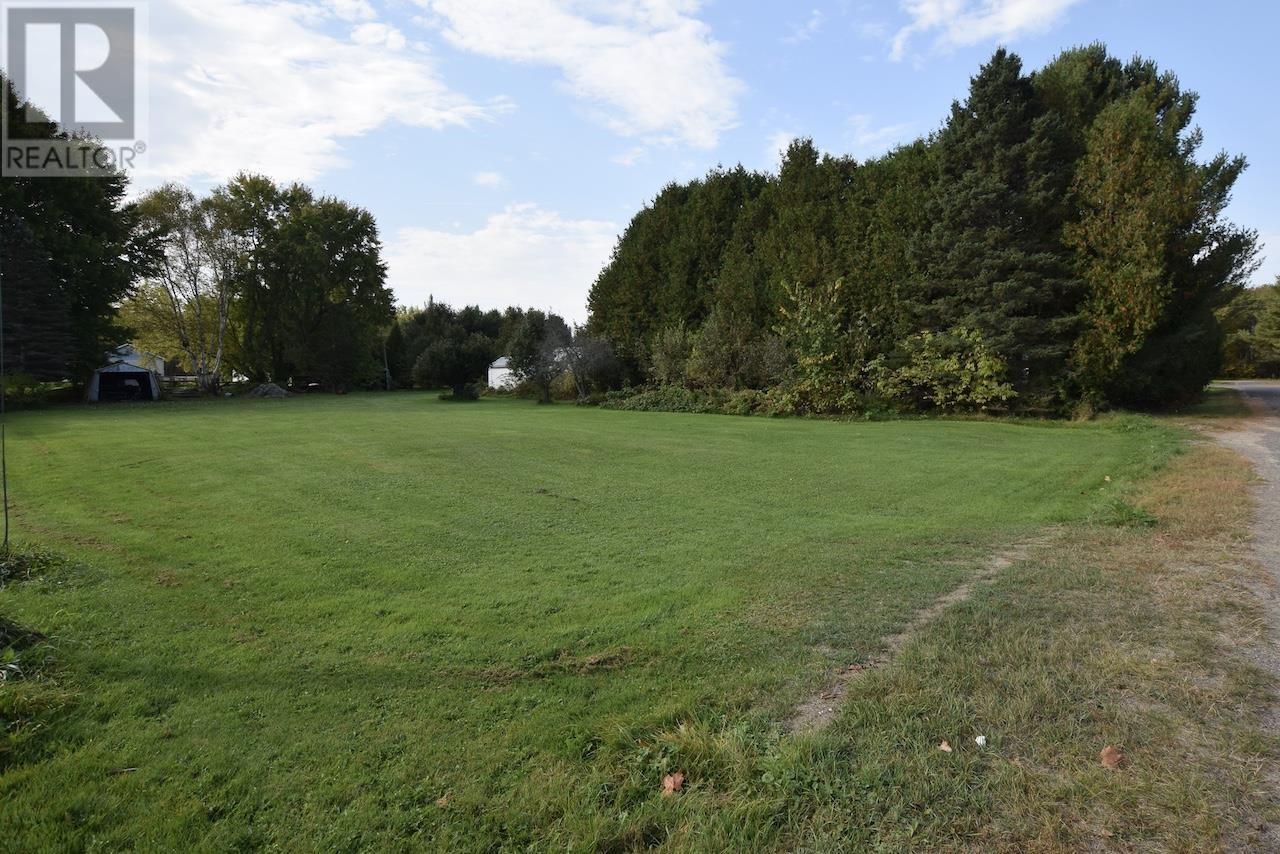 












3 Eastman RD

,
Blind River,




Ontario
P0R1B0

