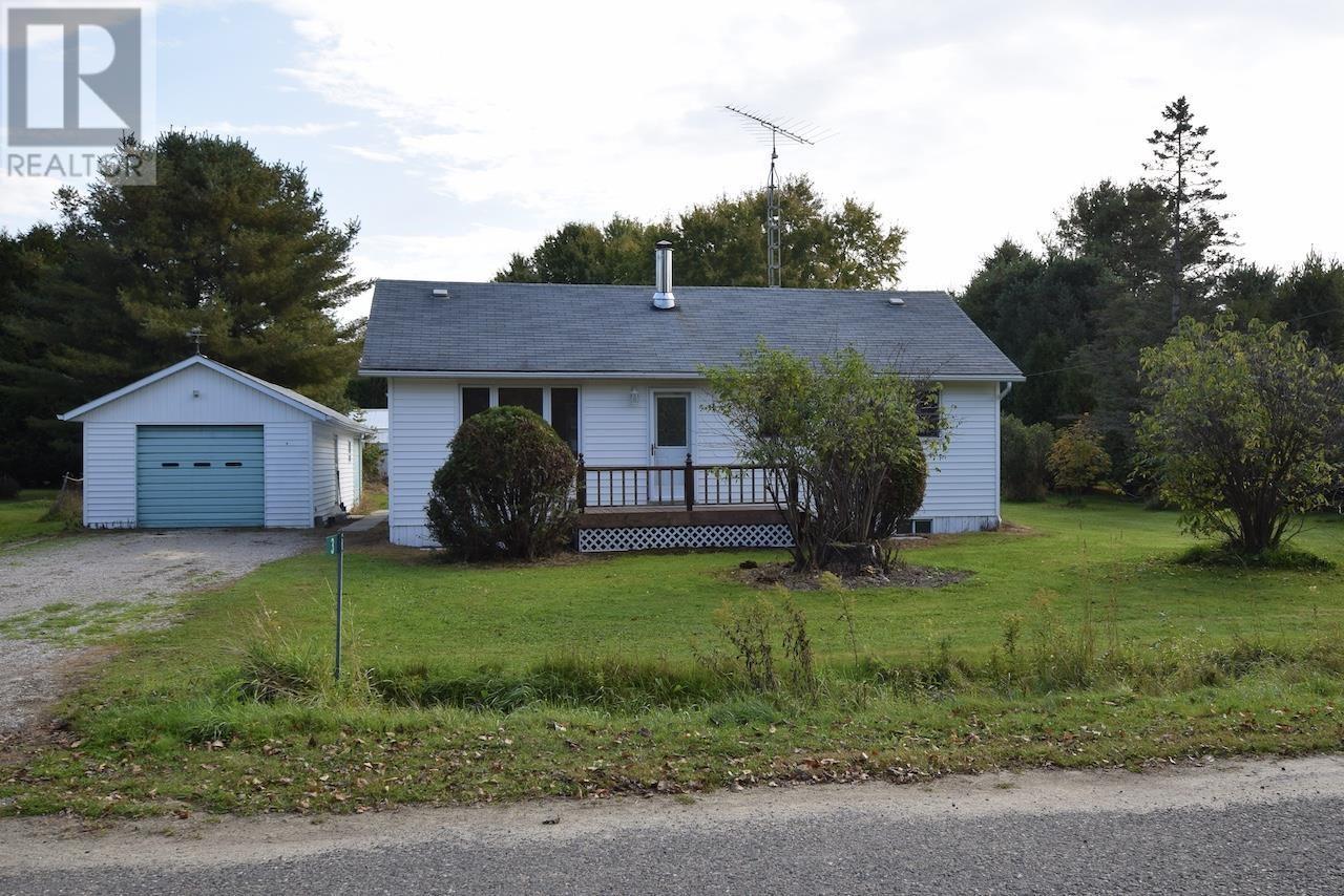 












3 Eastman RD

,
Blind River,




Ontario
P0R1B0

