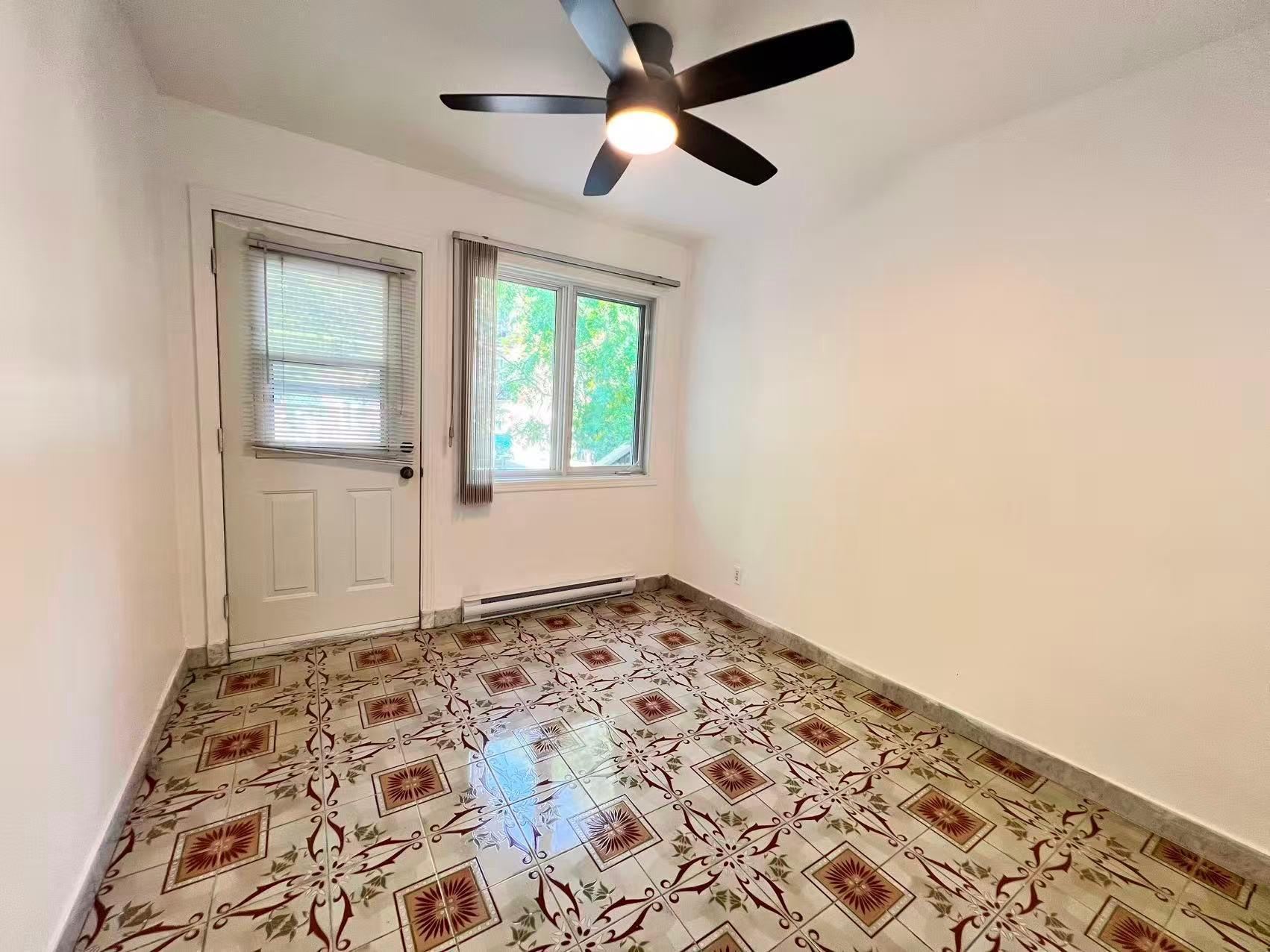 









6617

 - 6619


Rue Mazarin

,
Montréal (Le Sud-Ouest),




QC
H4E2X6

