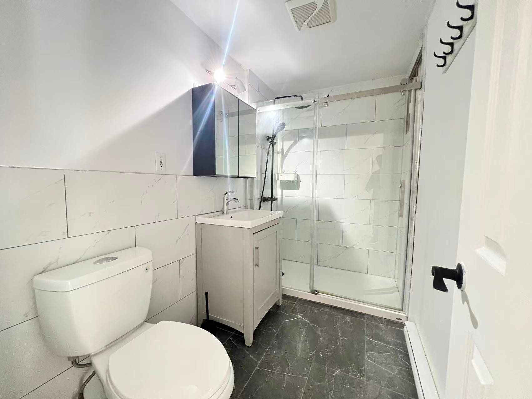 









6617

 - 6619


Rue Mazarin

,
Montréal (Le Sud-Ouest),




QC
H4E2X6

