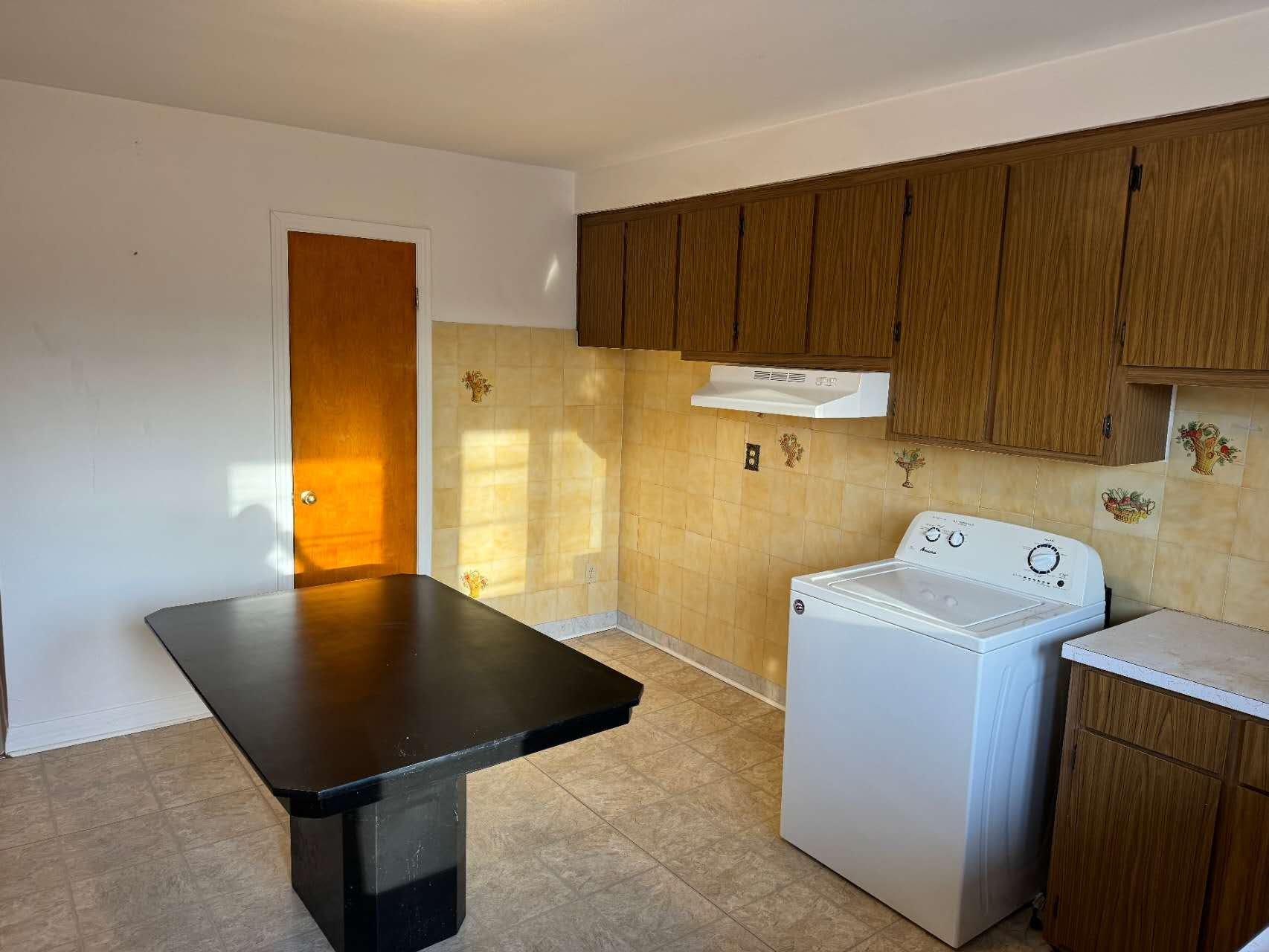 









6617

 - 6619


Rue Mazarin

,
Montréal (Le Sud-Ouest),




QC
H4E2X6

