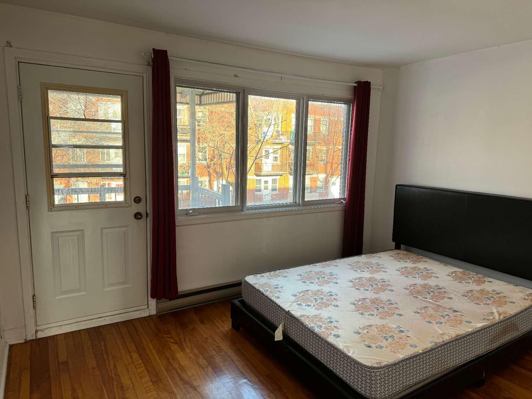 









6617

 - 6619


Rue Mazarin

,
Montréal (Le Sud-Ouest),




QC
H4E2X6

