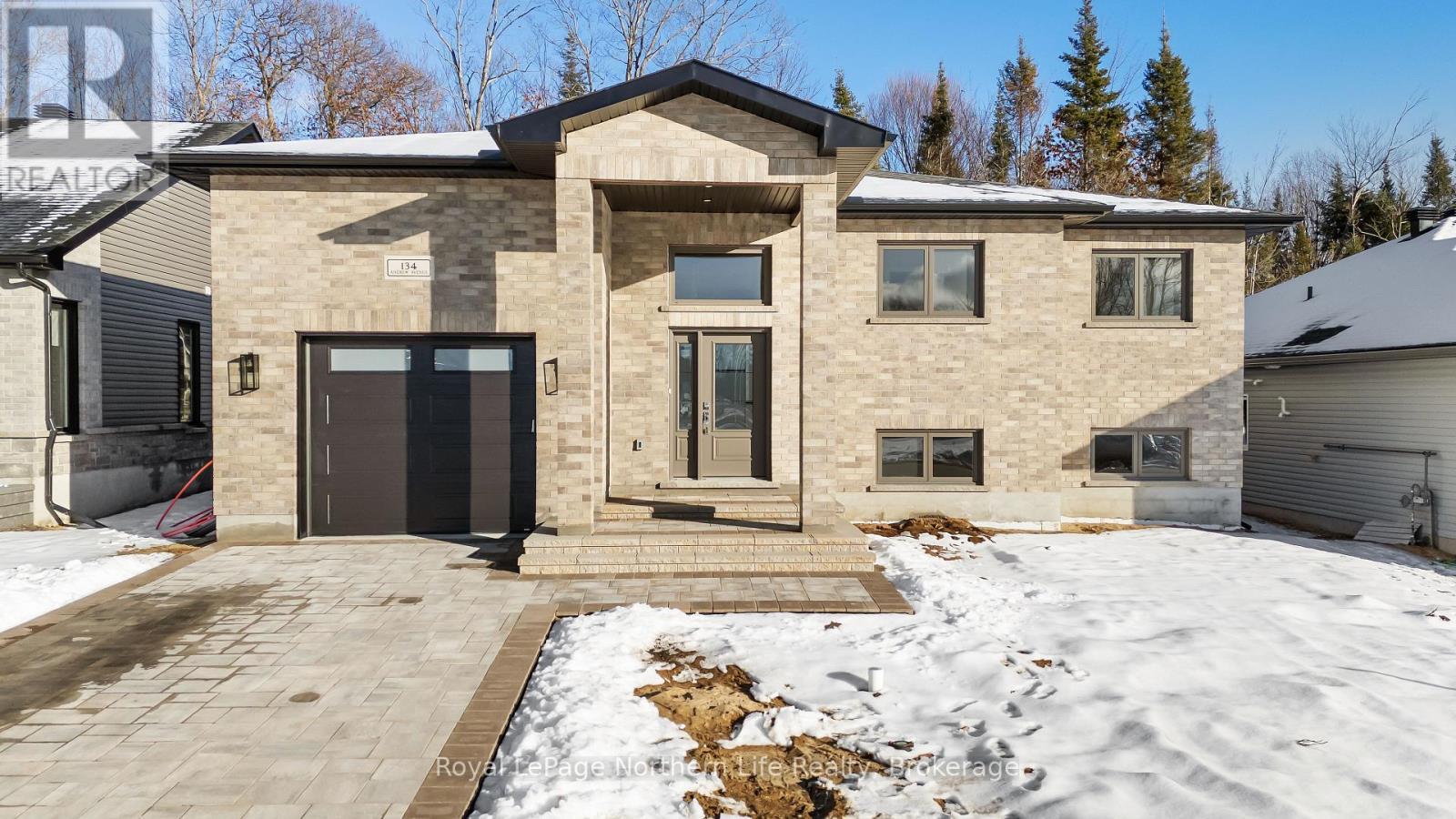 












134 ANDREW AVENUE

,
North Bay (Airport),




Ontario
P1B0G8

