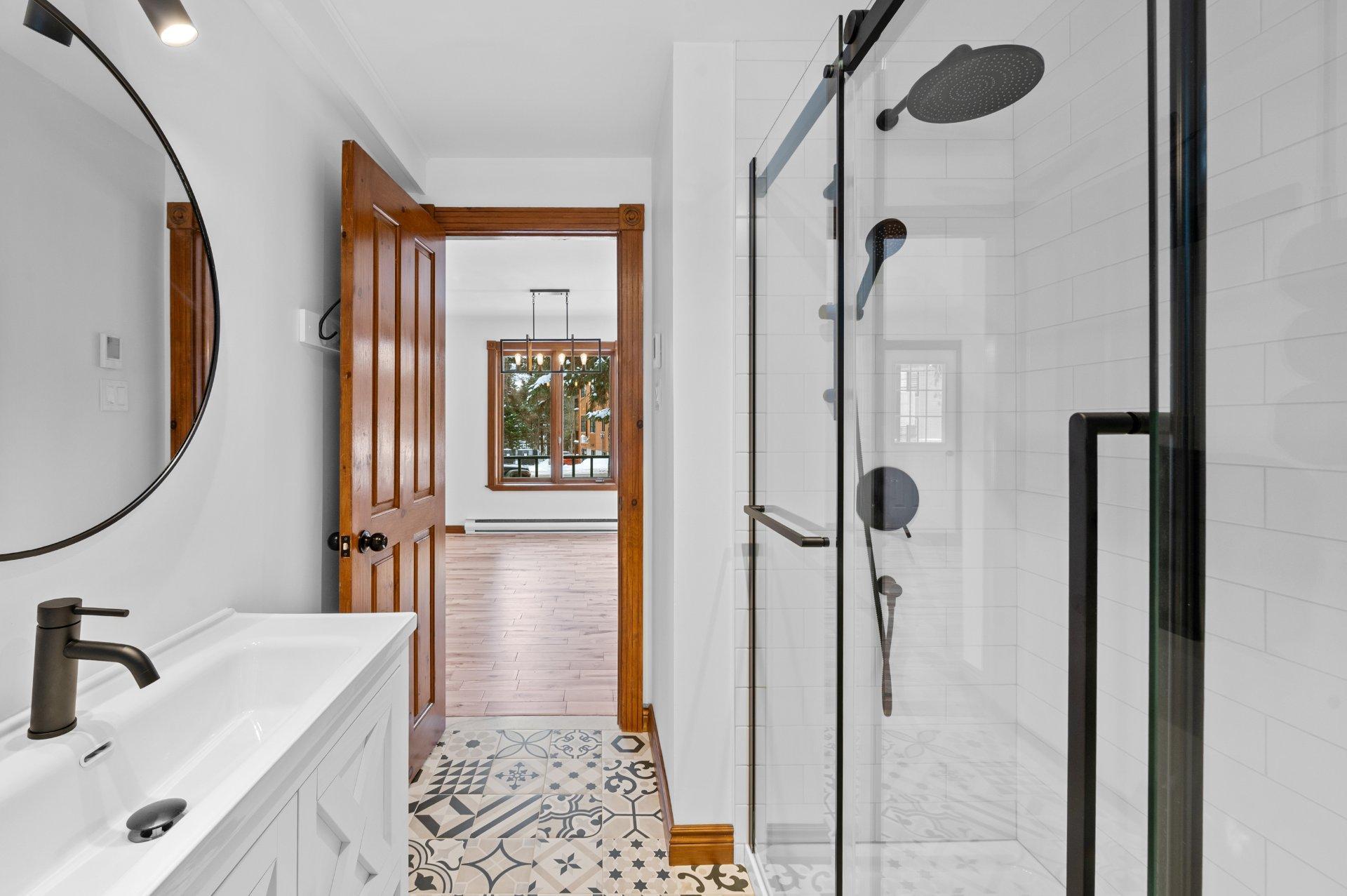 









2351


Rue de l'Église

,
Val-David,




QC
J0T2N0

