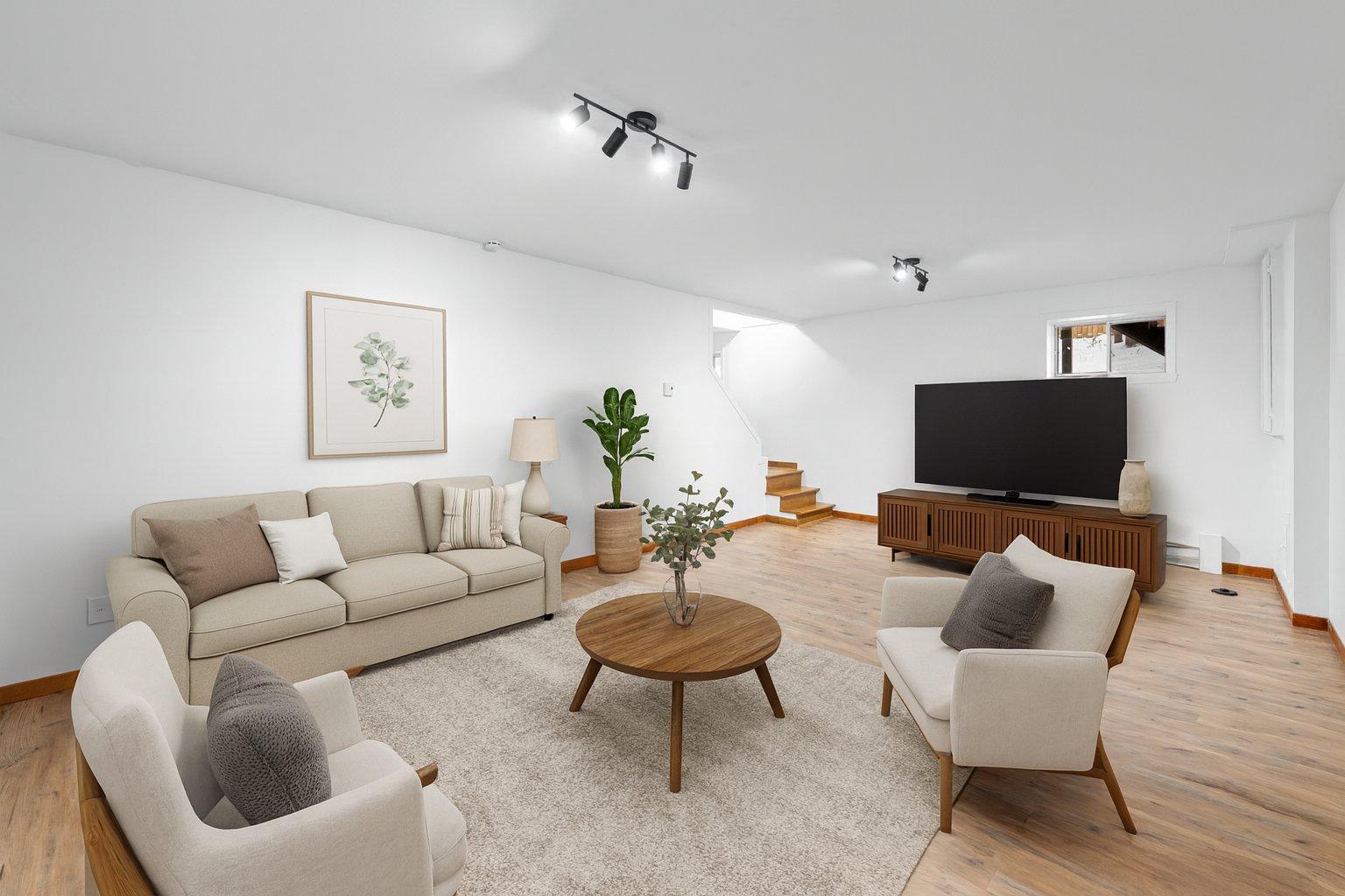 









2351


Rue de l'Église

,
Val-David,




QC
J0T2N0

