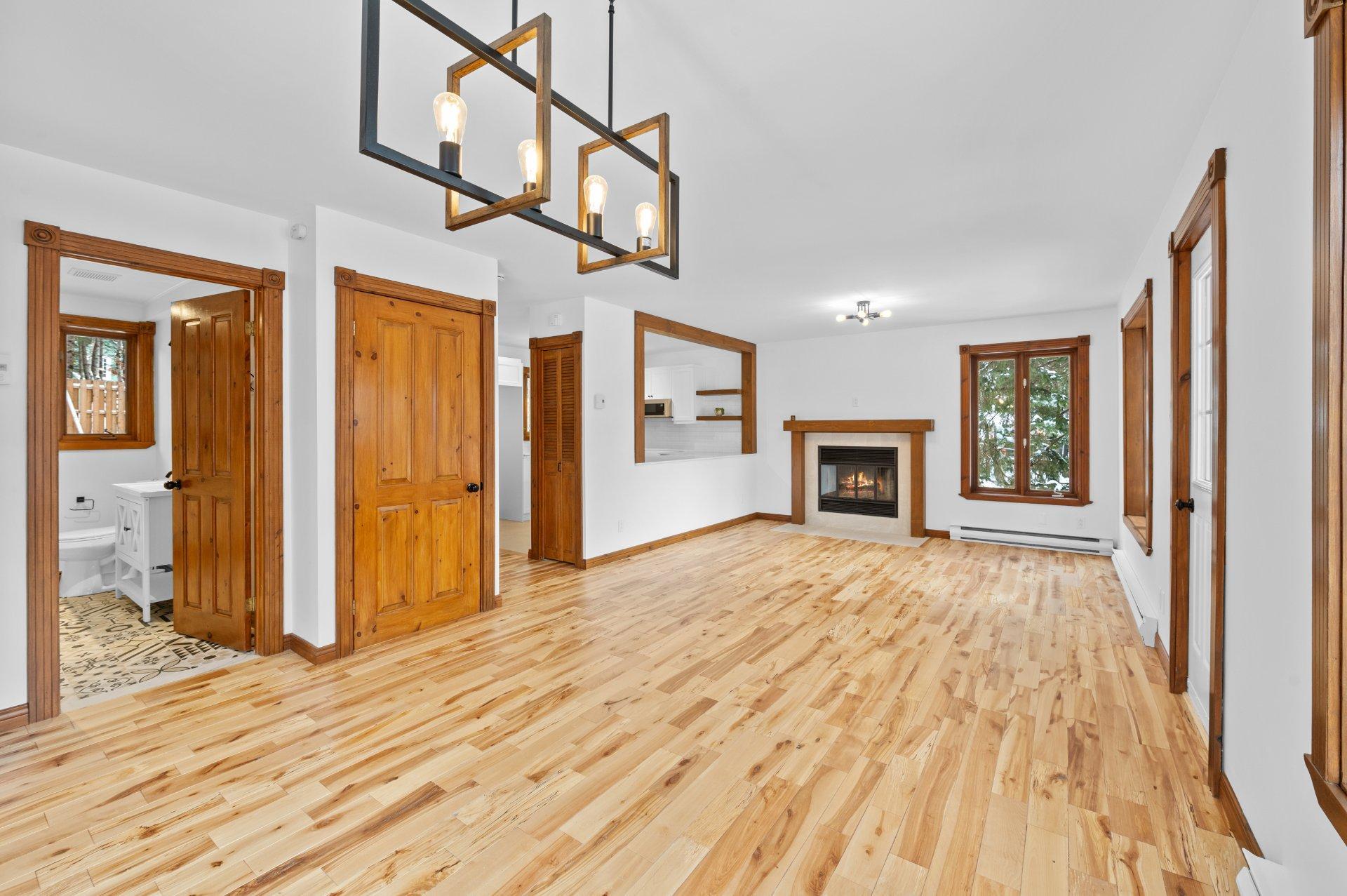 









2351


Rue de l'Église

,
Val-David,




QC
J0T2N0

