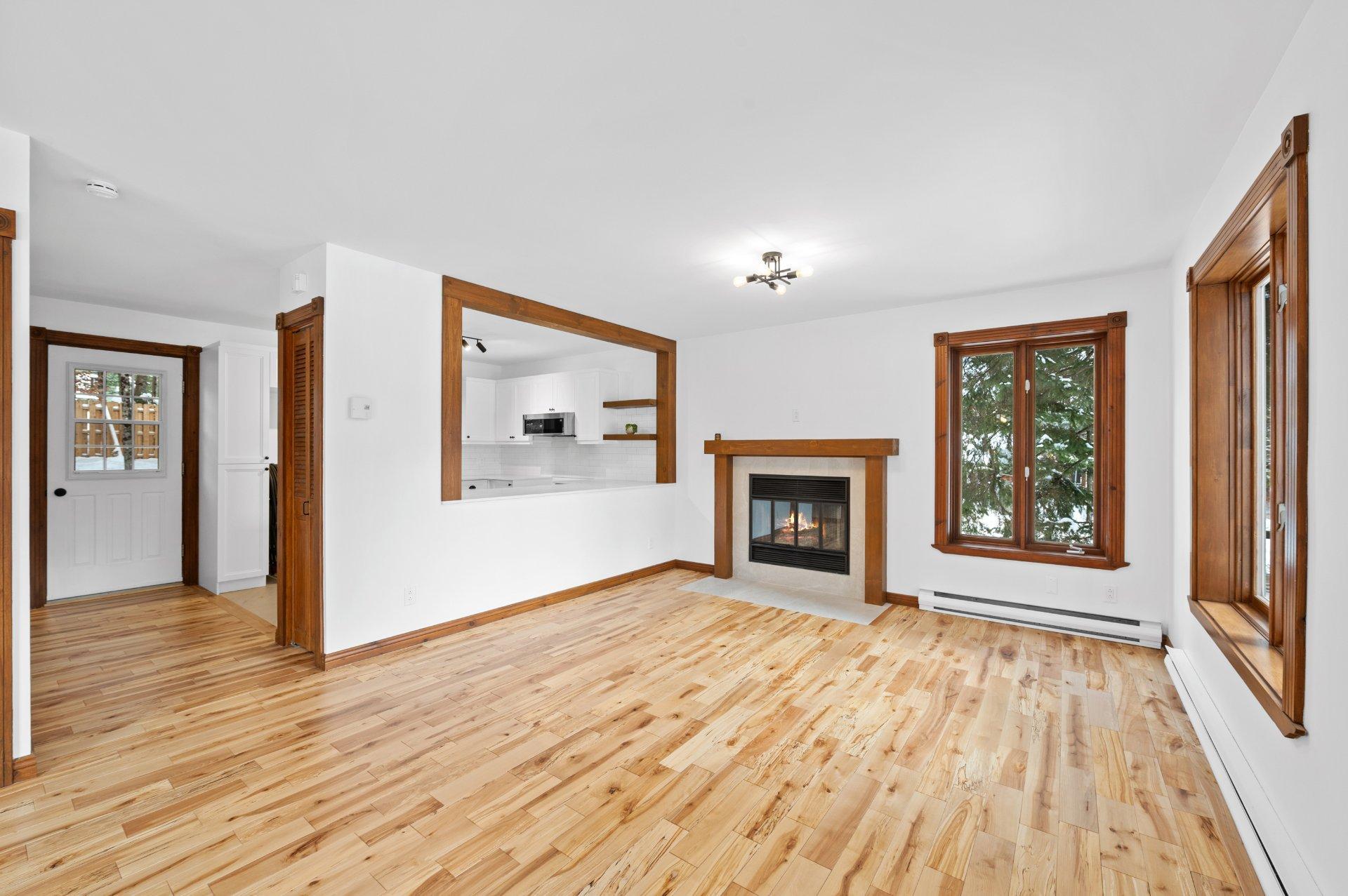 









2351


Rue de l'Église

,
Val-David,




QC
J0T2N0

