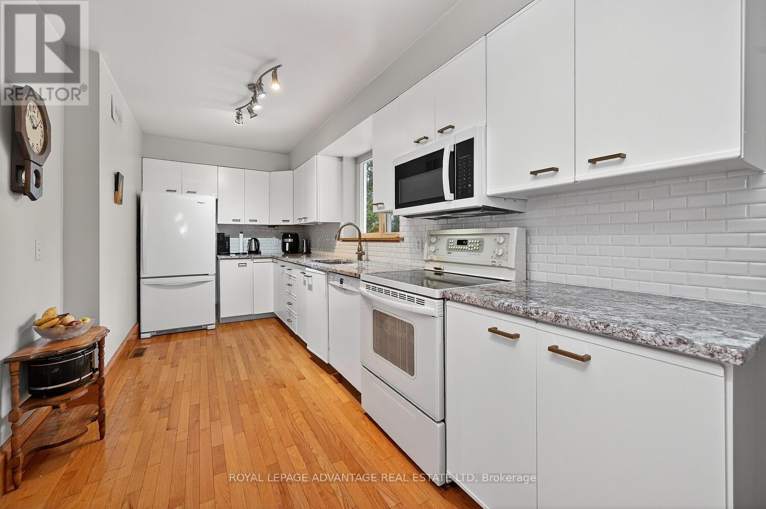 












75 POONAMALIE ROAD

,
Rideau Lakes,




Ontario
K7A5B8

