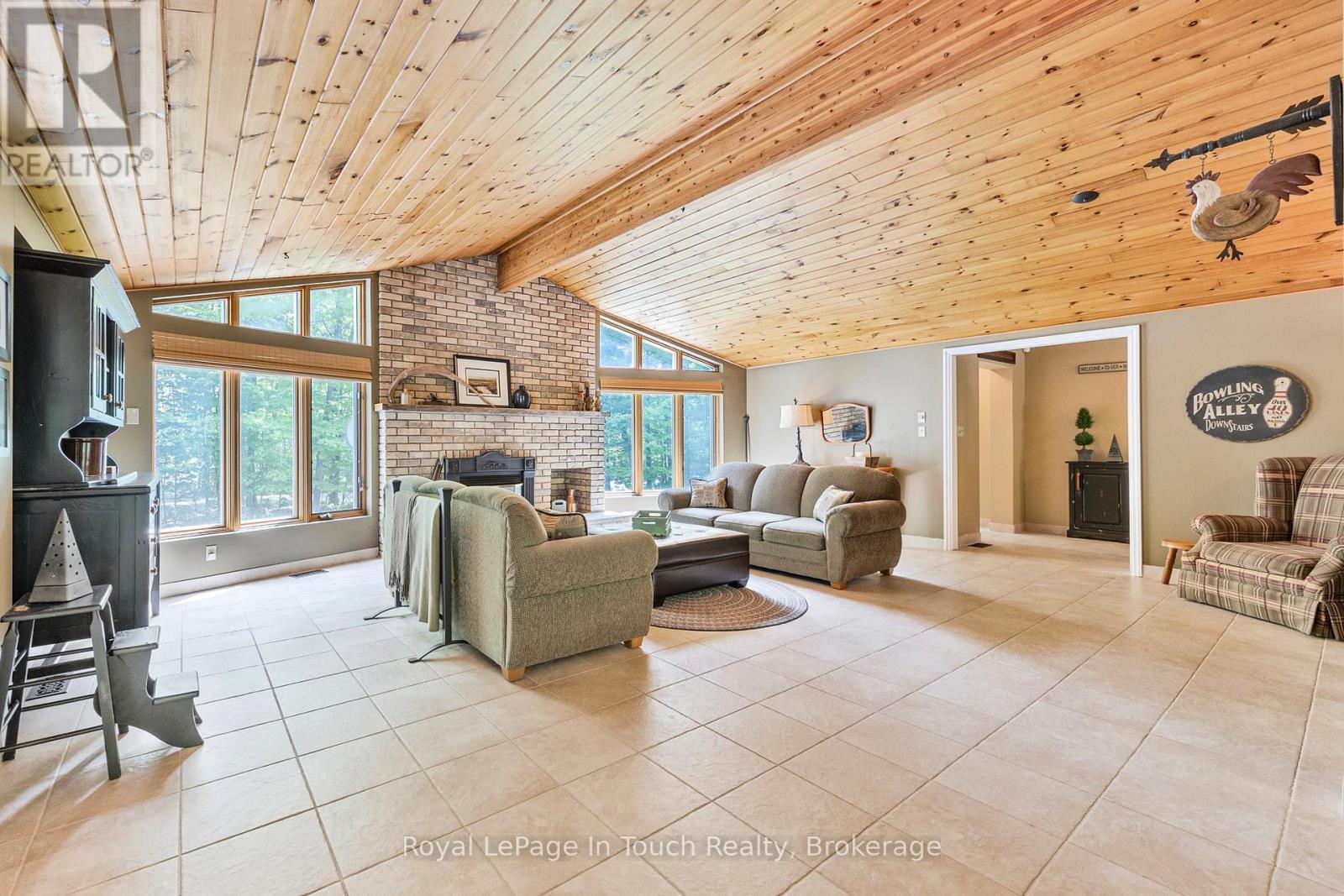 












726 PENNORTH DRIVE

,
Tiny,




Ontario
L0L2J0

