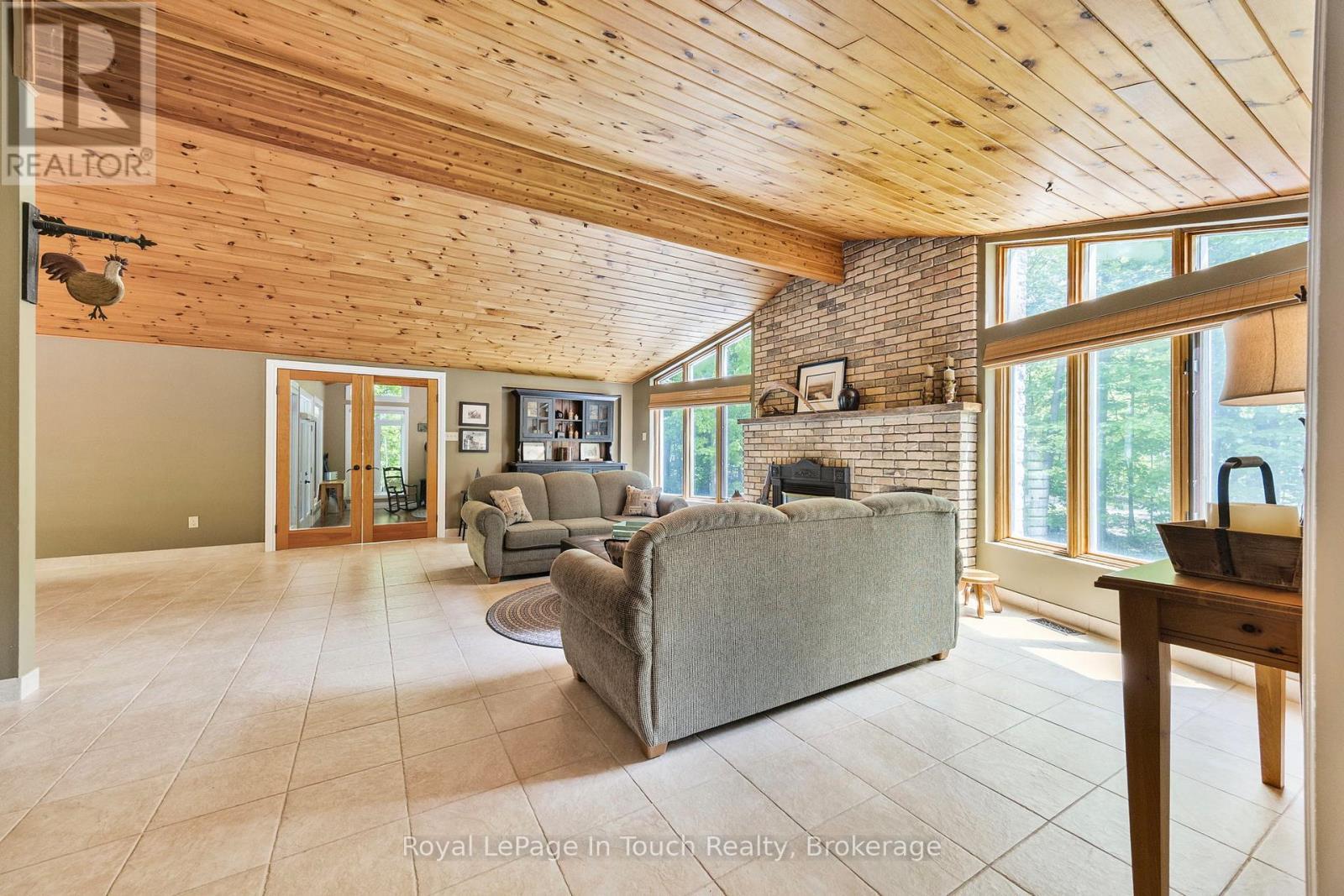 












726 PENNORTH DRIVE

,
Tiny,




Ontario
L0L2J0

