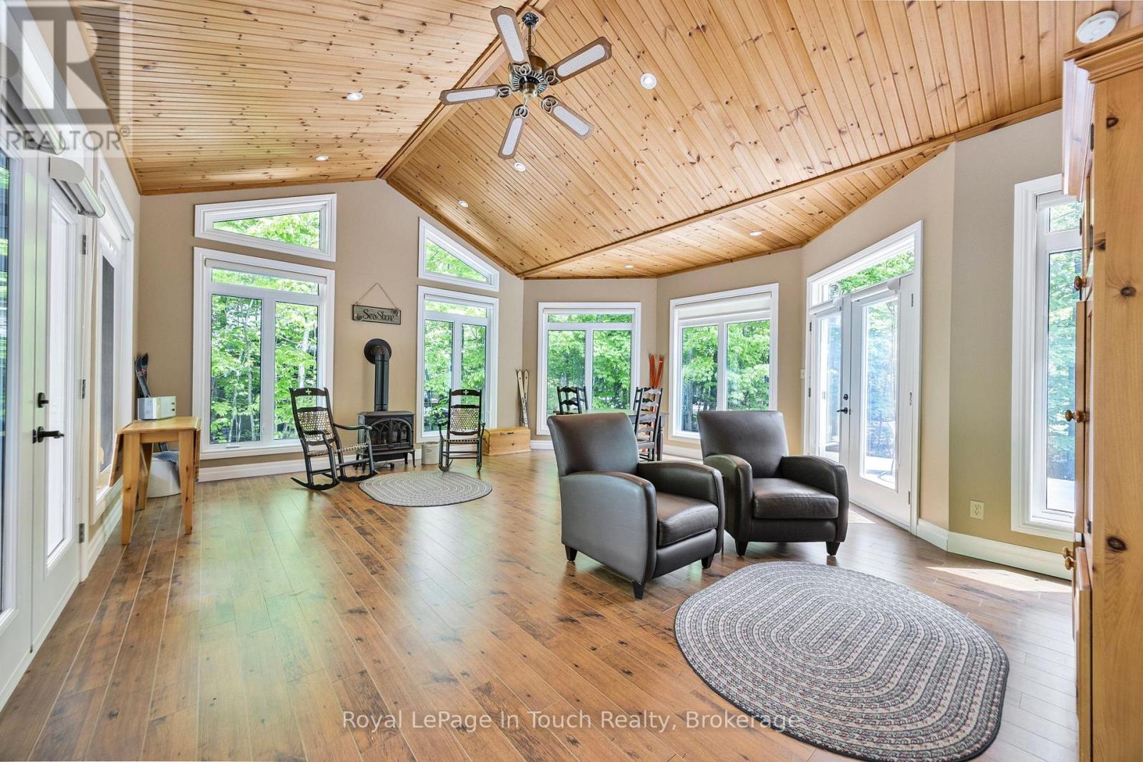 












726 PENNORTH DRIVE

,
Tiny,




Ontario
L0L2J0

