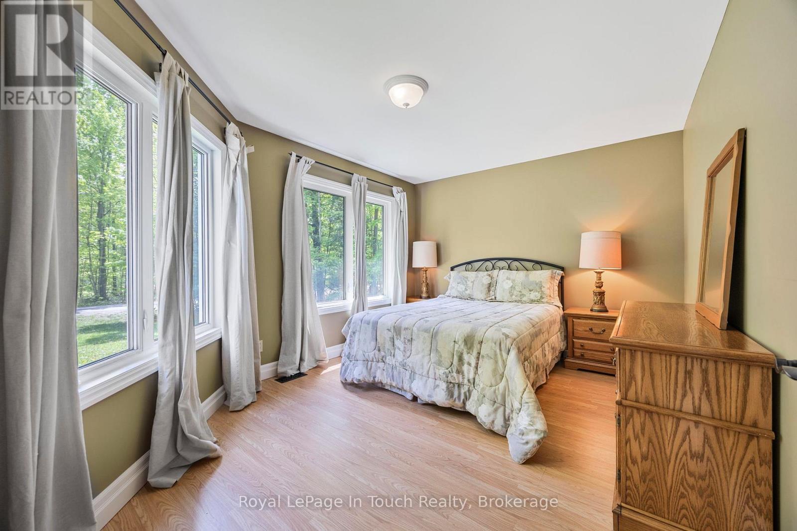 












726 PENNORTH DRIVE

,
Tiny,




Ontario
L0L2J0

