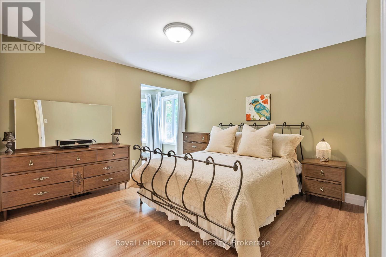 












726 PENNORTH DRIVE

,
Tiny,




Ontario
L0L2J0

