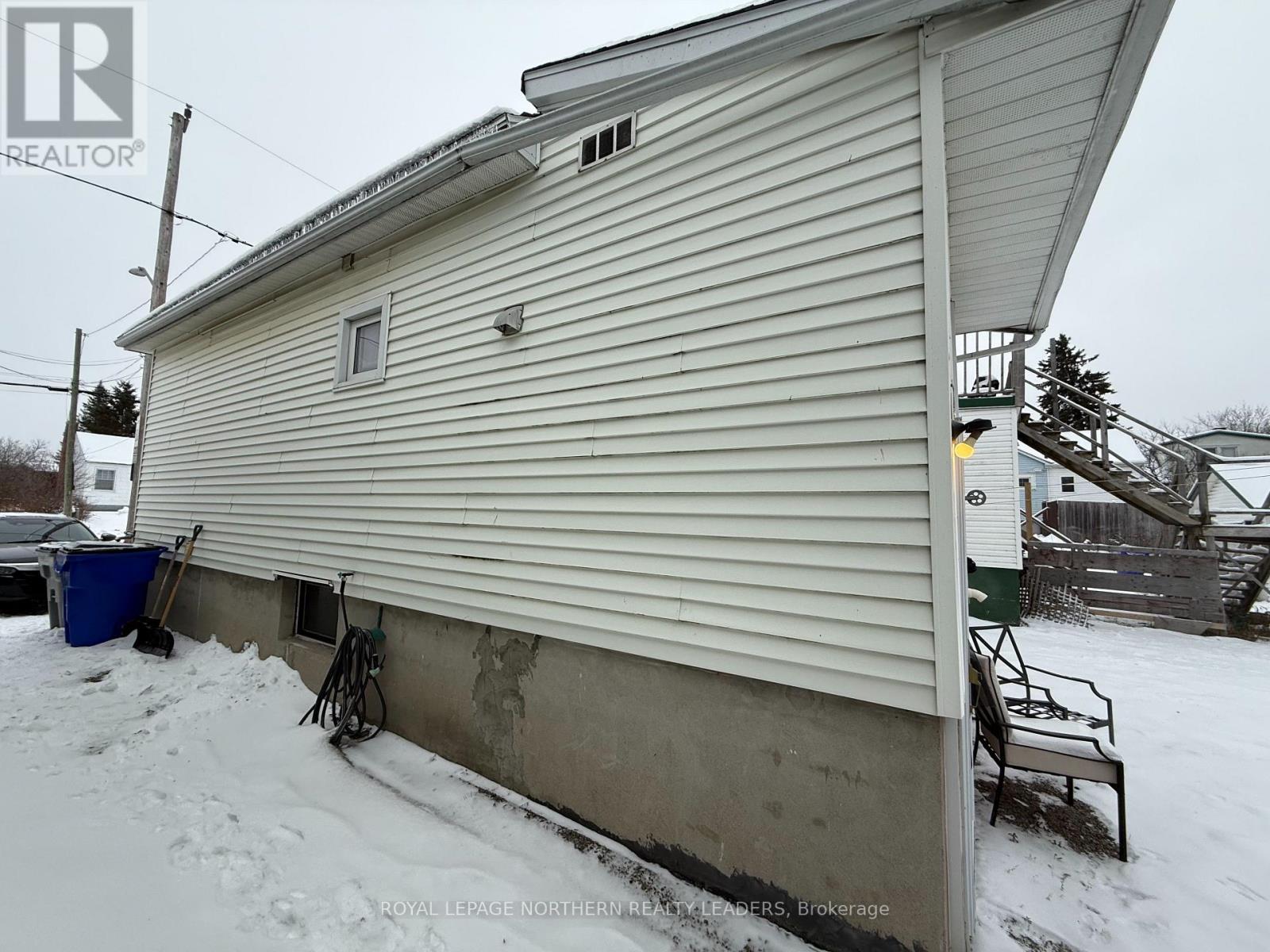 












429 MACLEAN DRIVE

,
Timmins (TM - TNW - Algonquin to Jubilee),




Ontario
P4N4W7

