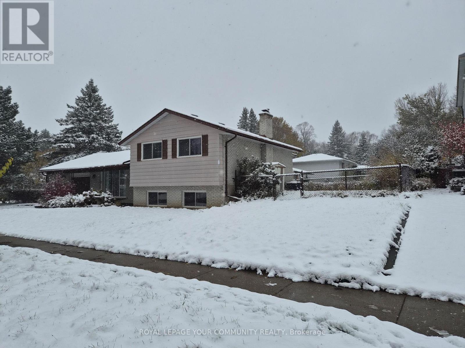 












557 GLEN MANOR BOULEVARD

,
Waterloo,




Ontario
N2L4T7

