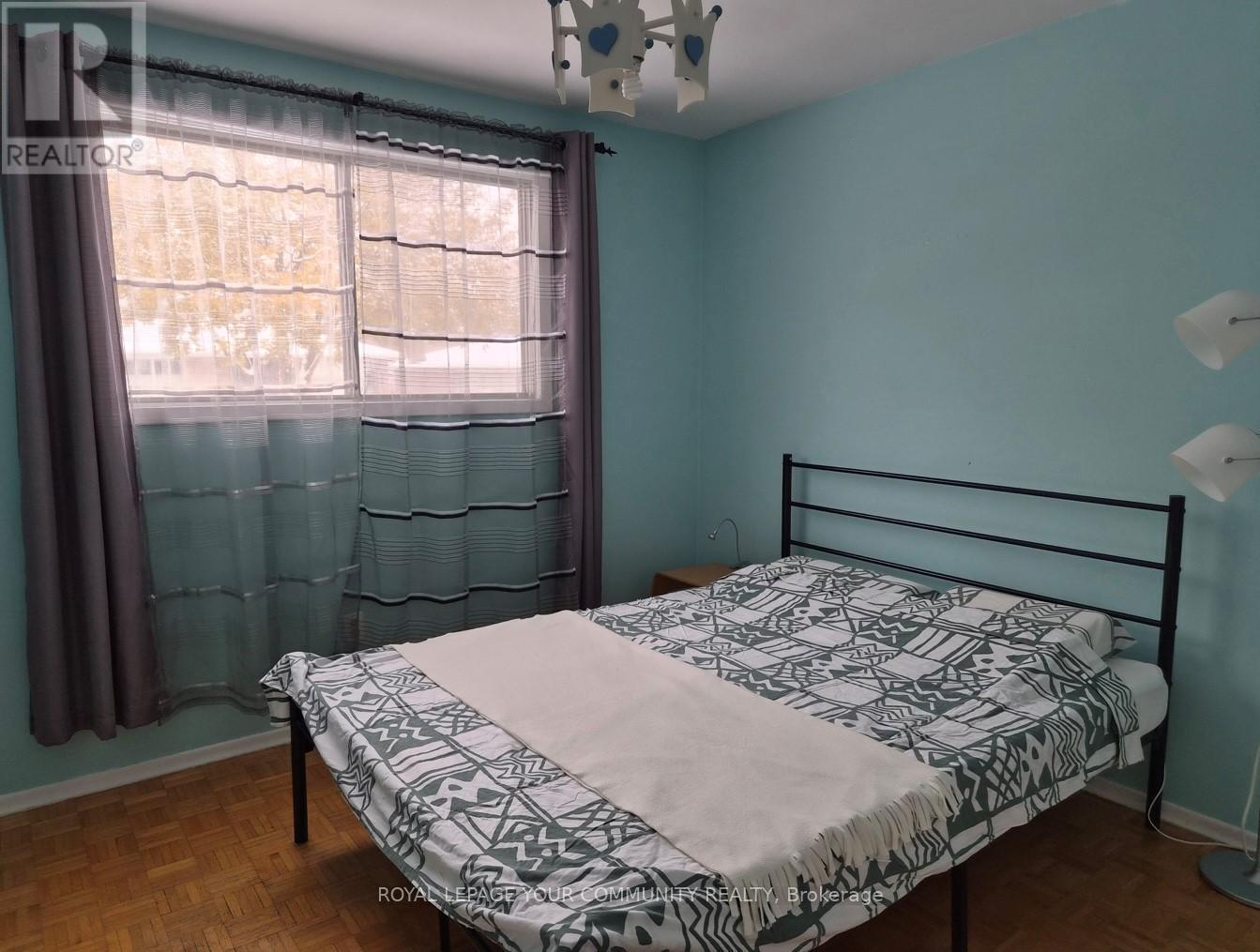 












557 GLEN MANOR BOULEVARD

,
Waterloo,




Ontario
N2L4T7

