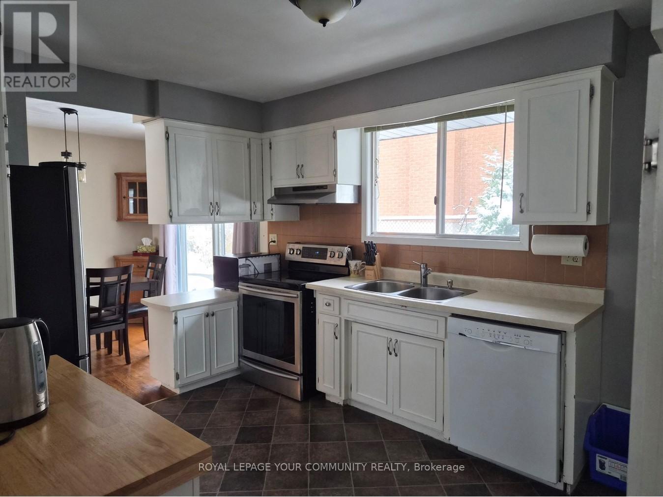 












557 GLEN MANOR BOULEVARD

,
Waterloo,




Ontario
N2L4T7

