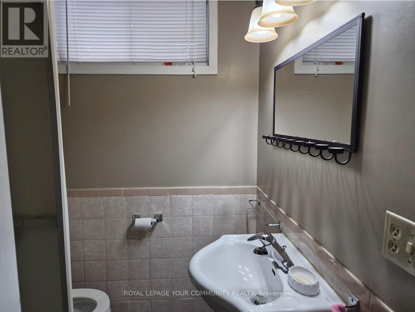 












557 GLEN MANOR BOULEVARD

,
Waterloo,




Ontario
N2L4T7

