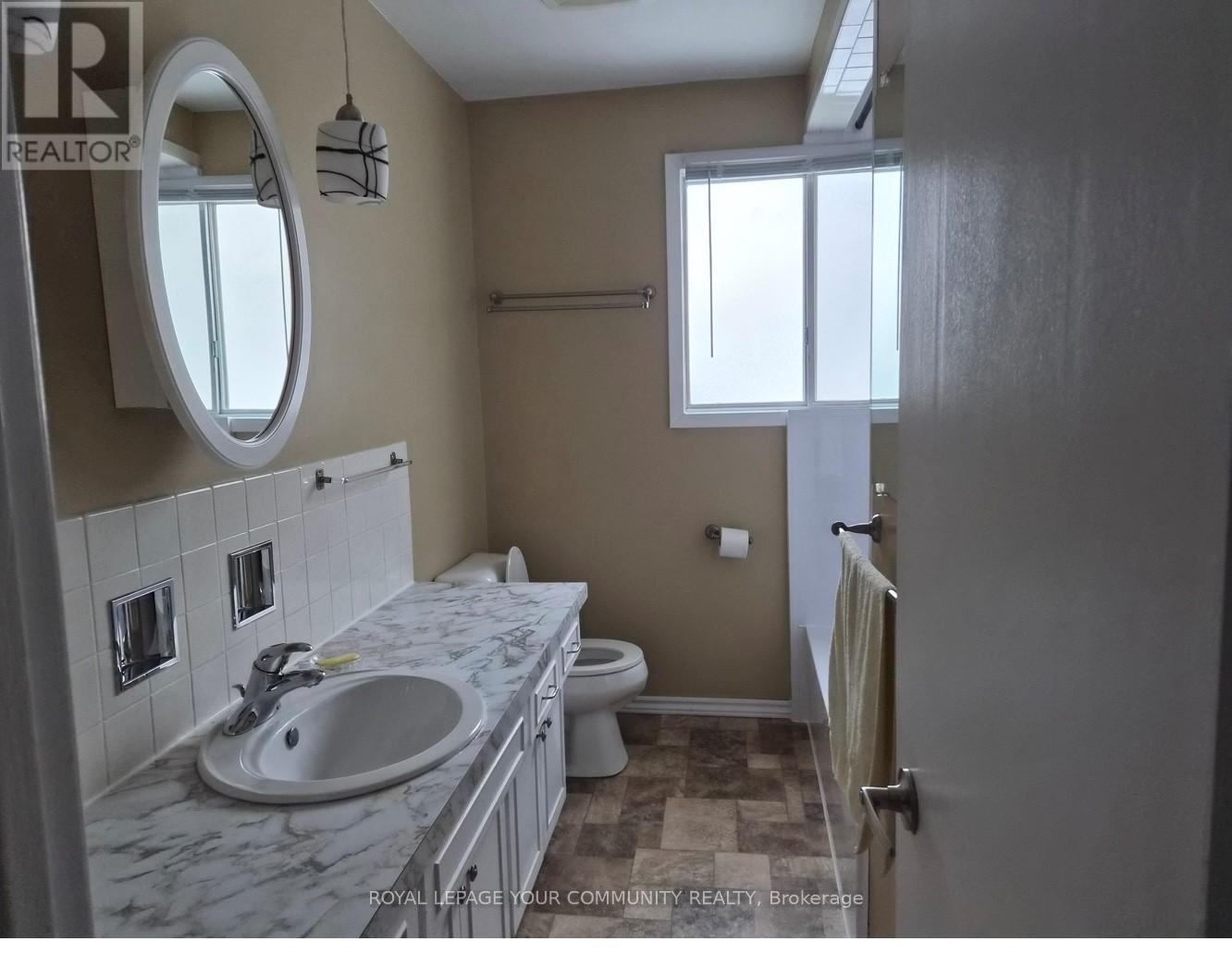 












557 GLEN MANOR BOULEVARD

,
Waterloo,




Ontario
N2L4T7

