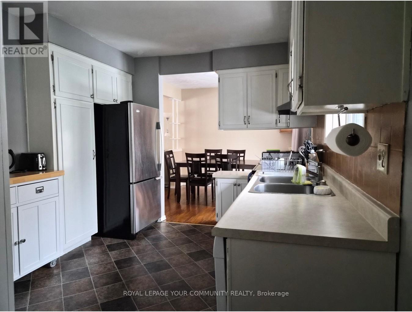 












557 GLEN MANOR BOULEVARD

,
Waterloo,




Ontario
N2L4T7

