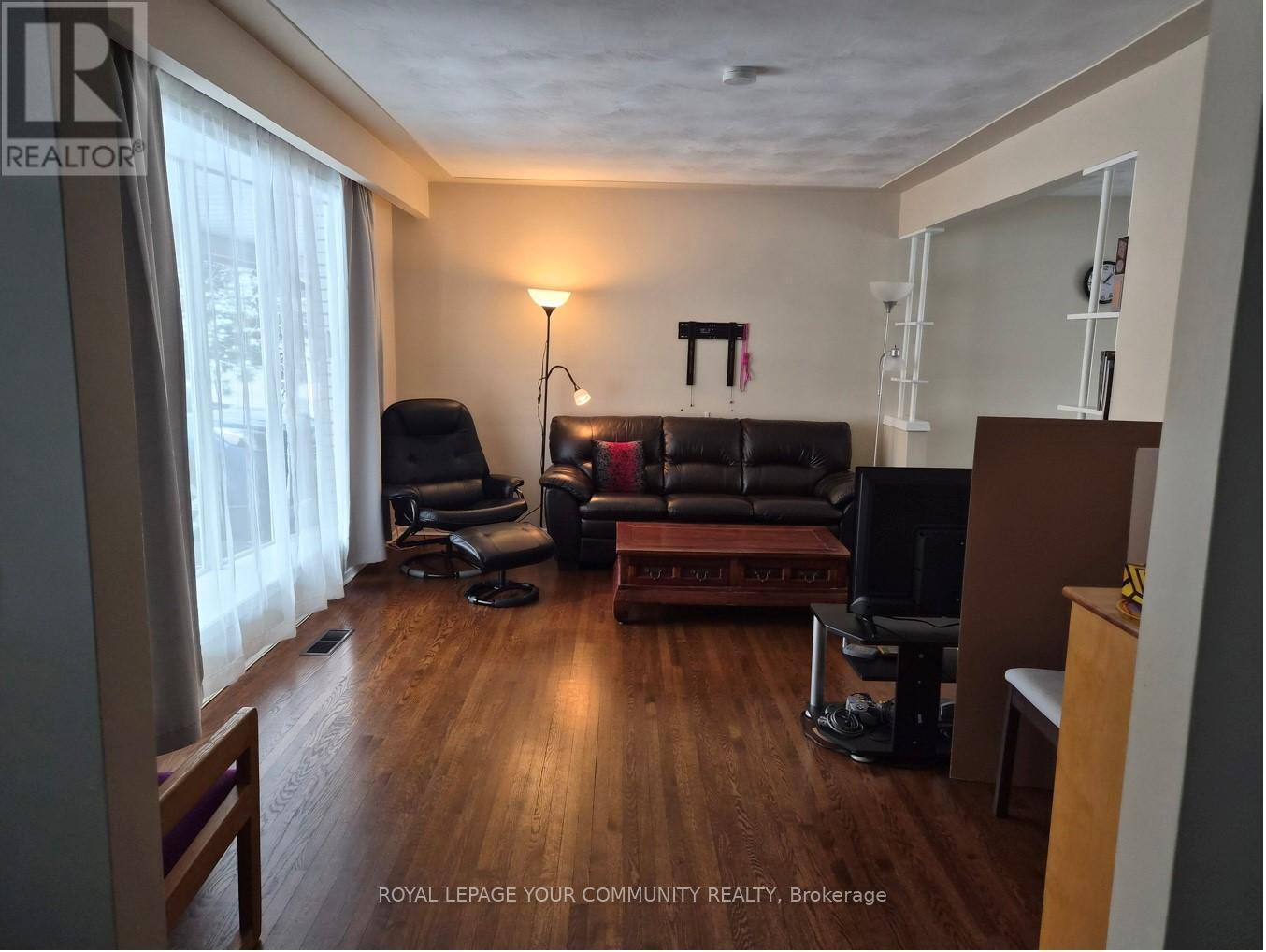 












557 GLEN MANOR BOULEVARD

,
Waterloo,




Ontario
N2L4T7

