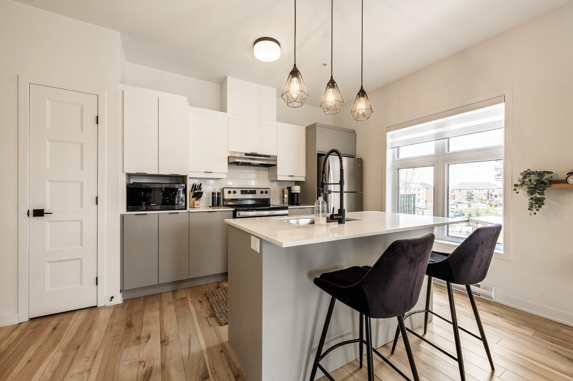 









9175


Rue Lennon

, 310,
Brossard,




QC
J4Y0S3

