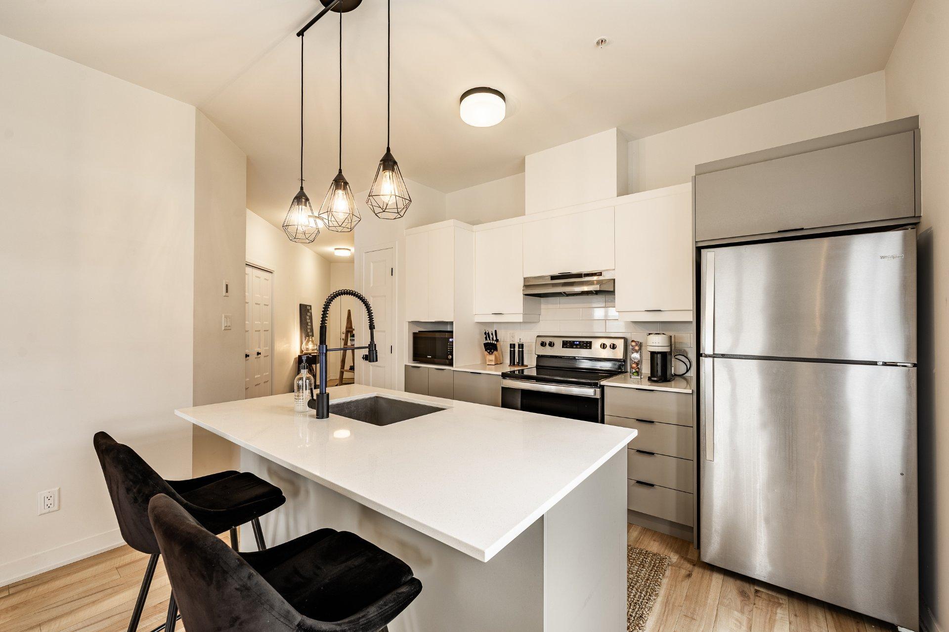 









9175


Rue Lennon

, 310,
Brossard,




QC
J4Y0S3

