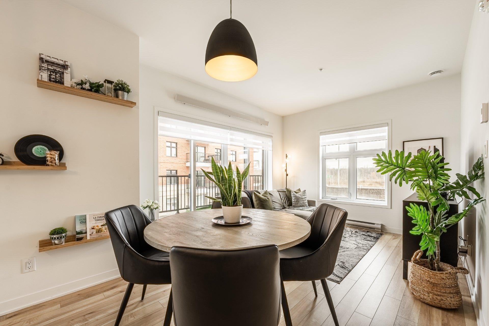 









9175


Rue Lennon

, 310,
Brossard,




QC
J4Y0S3

