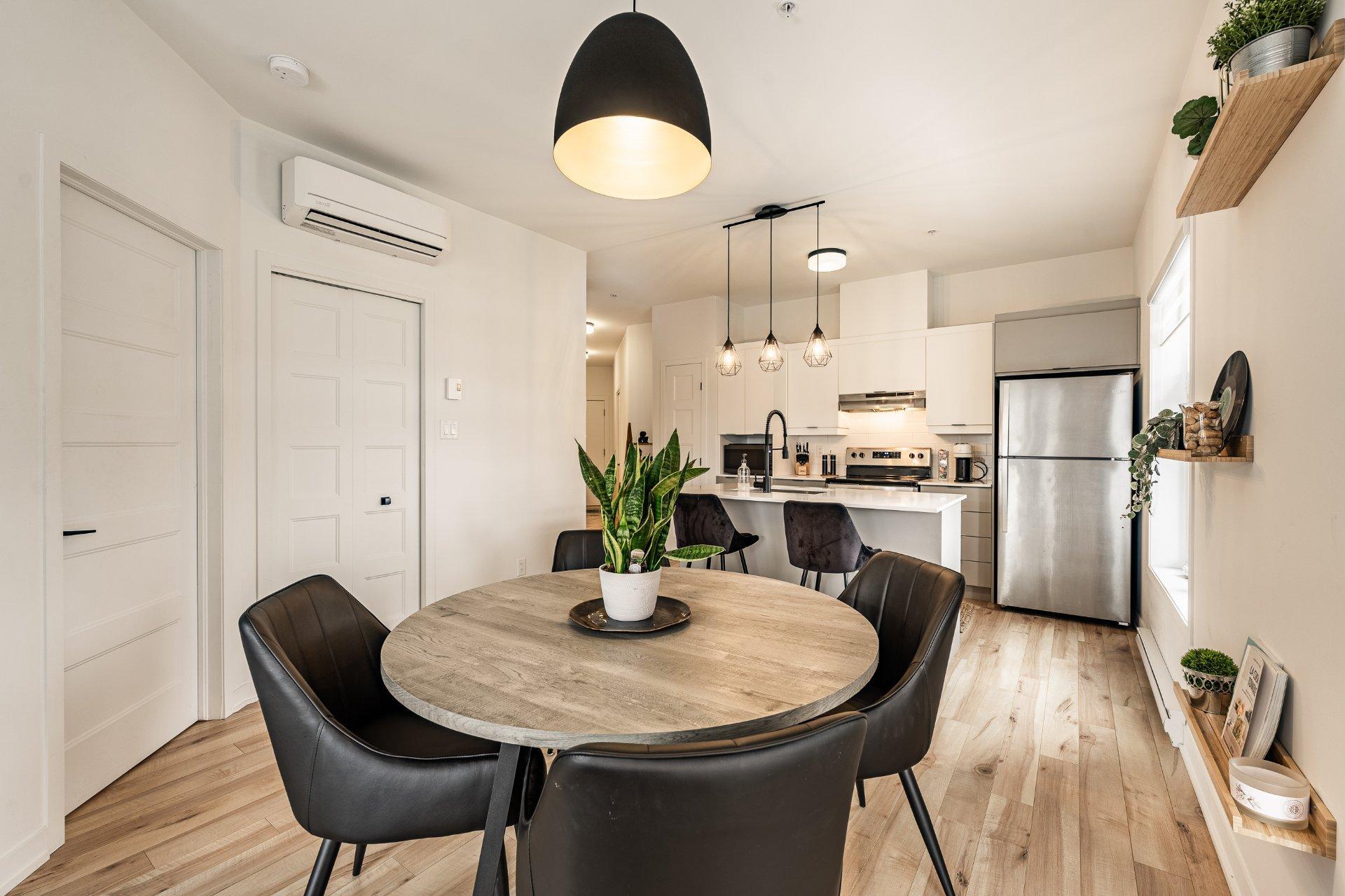 









9175


Rue Lennon

, 310,
Brossard,




QC
J4Y0S3

