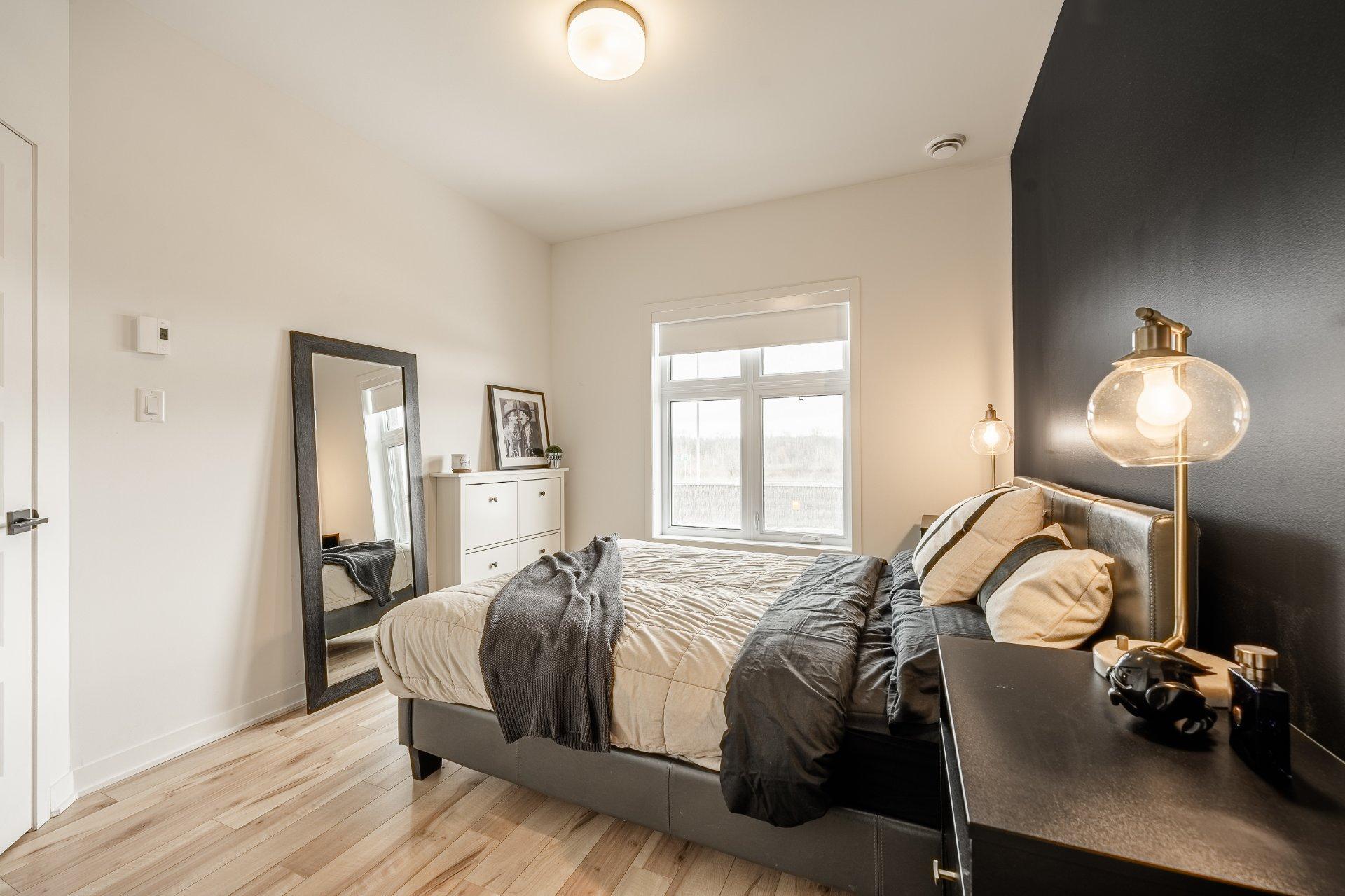 









9175


Rue Lennon

, 310,
Brossard,




QC
J4Y0S3

