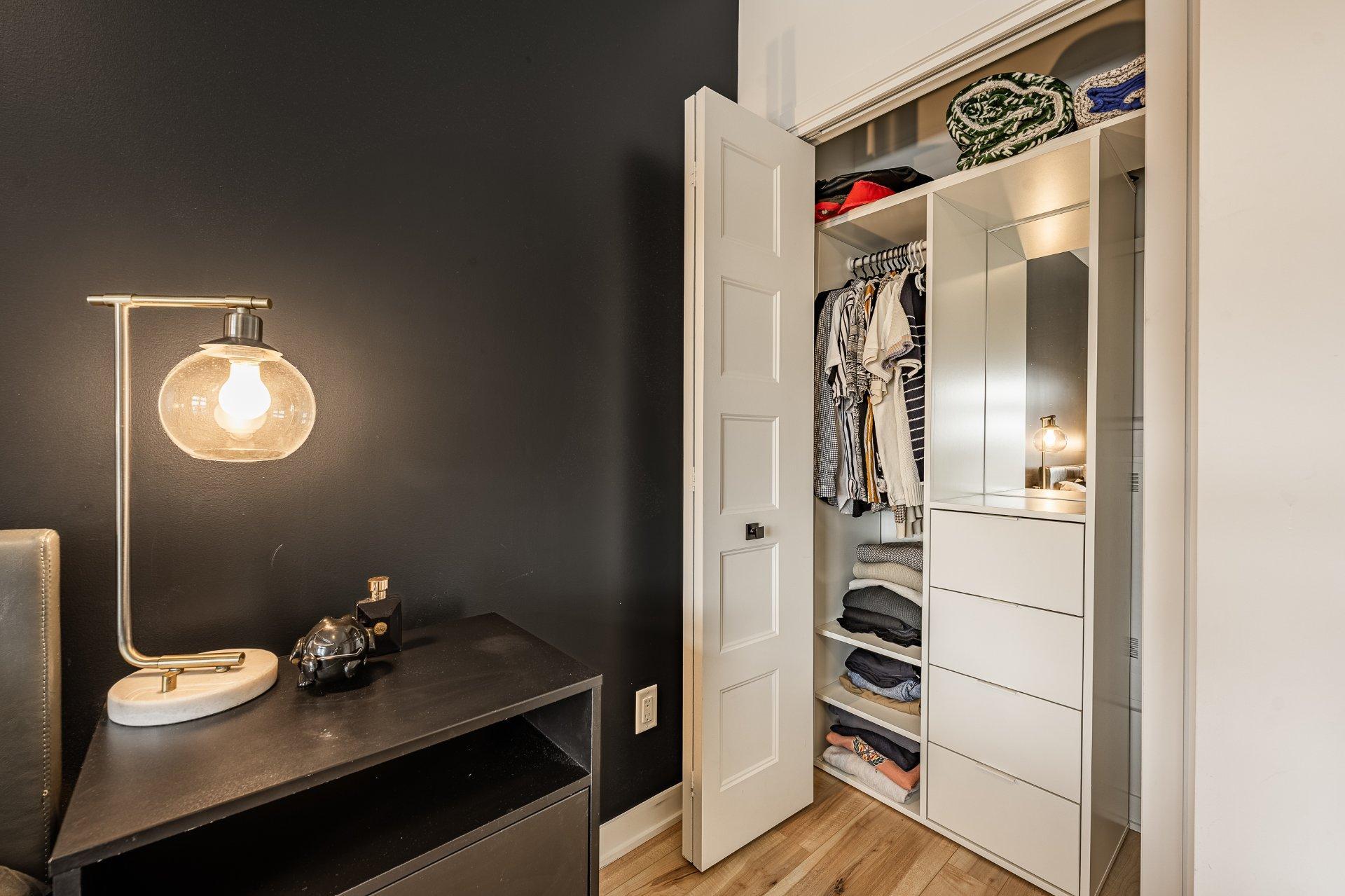 









9175


Rue Lennon

, 310,
Brossard,




QC
J4Y0S3

