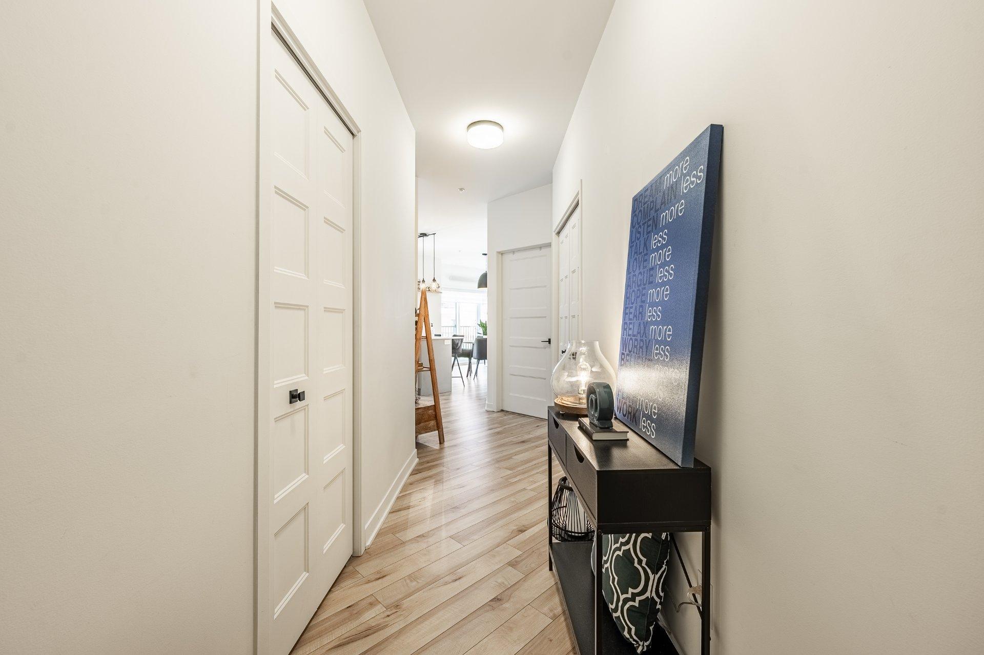 









9175


Rue Lennon

, 310,
Brossard,




QC
J4Y0S3

