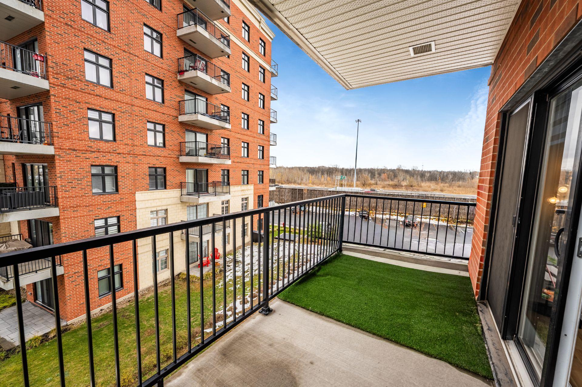 









9175


Rue Lennon

, 310,
Brossard,




QC
J4Y0S3

