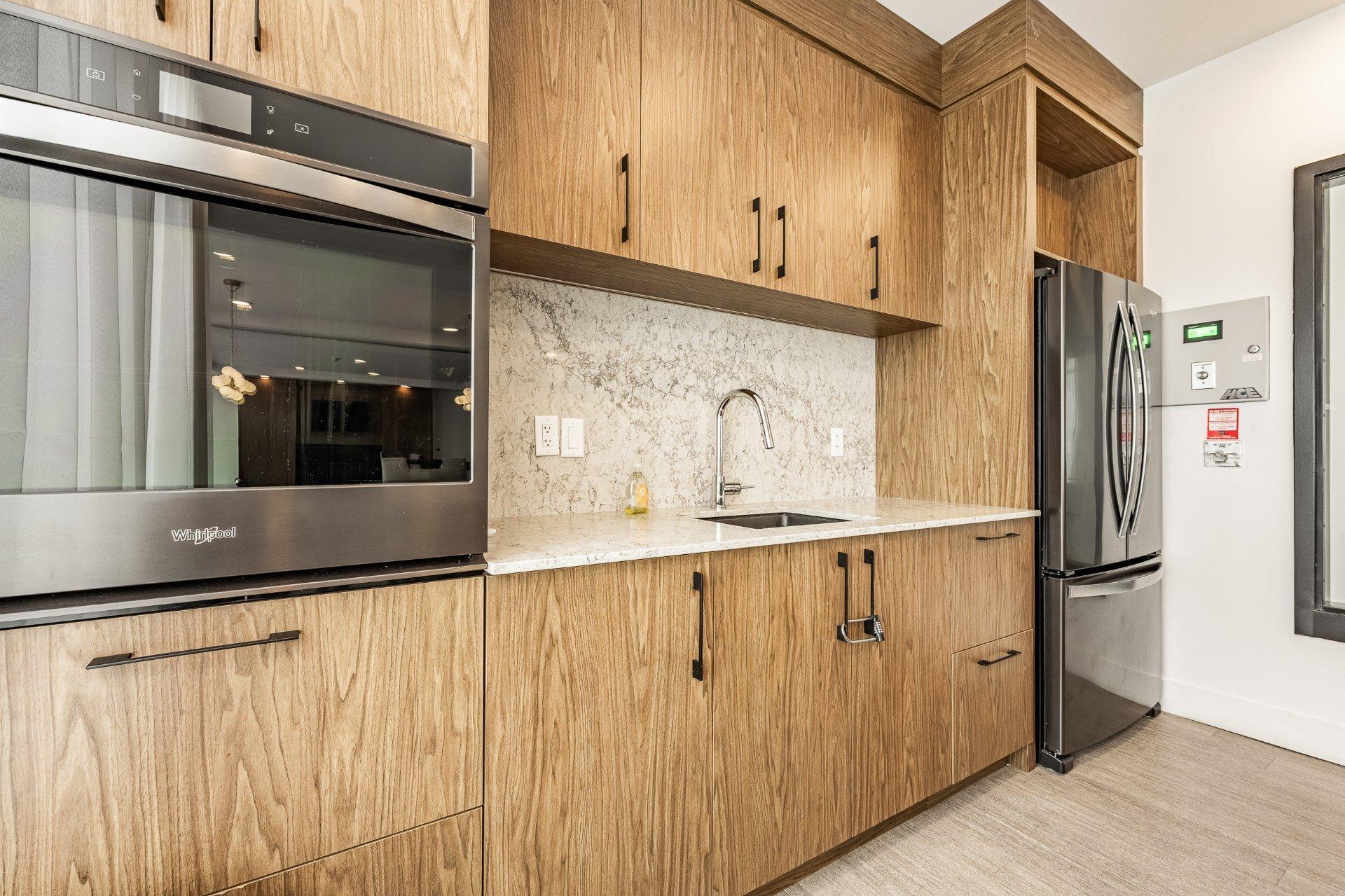 









9175


Rue Lennon

, 310,
Brossard,




QC
J4Y0S3

