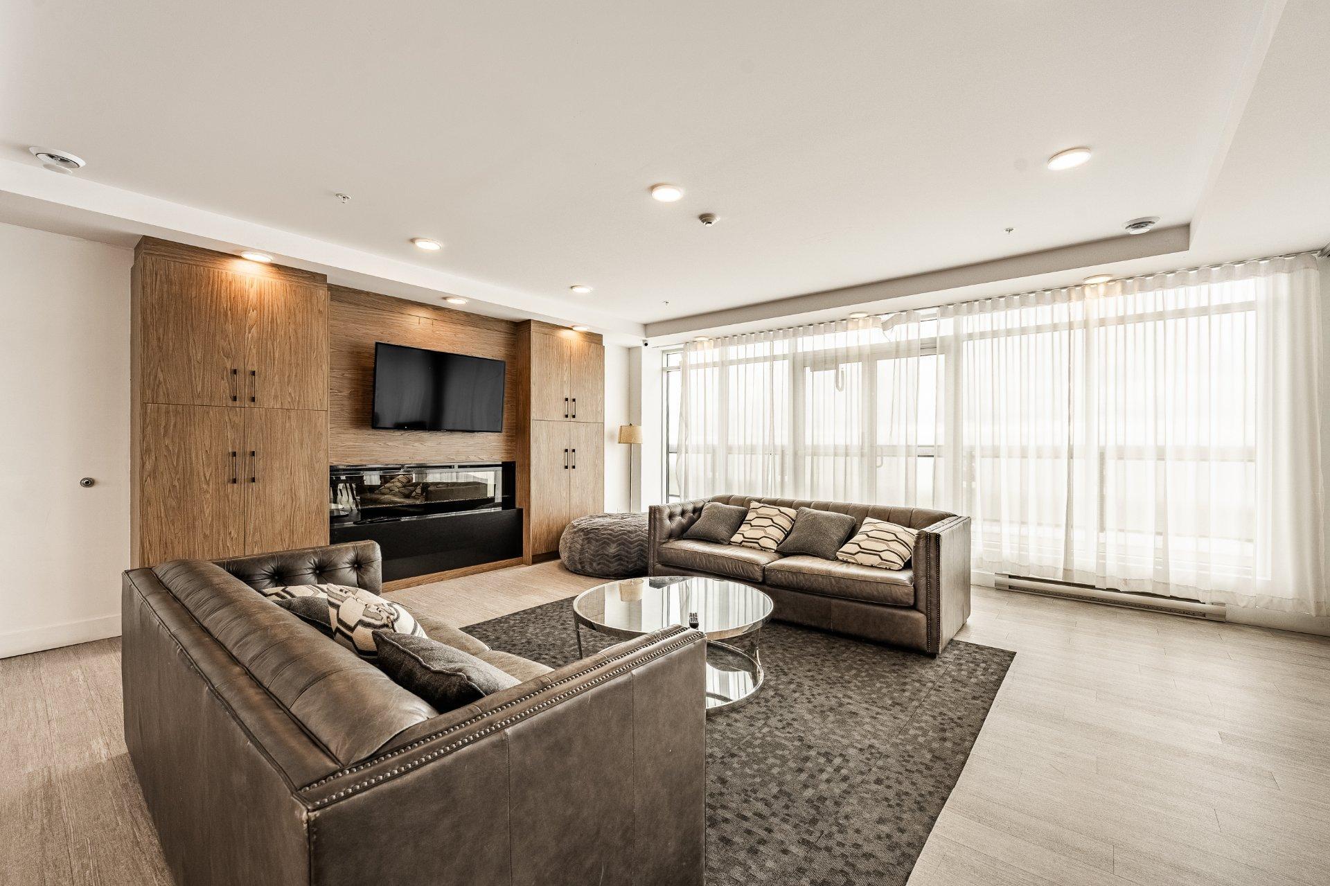 









9175


Rue Lennon

, 310,
Brossard,




QC
J4Y0S3

