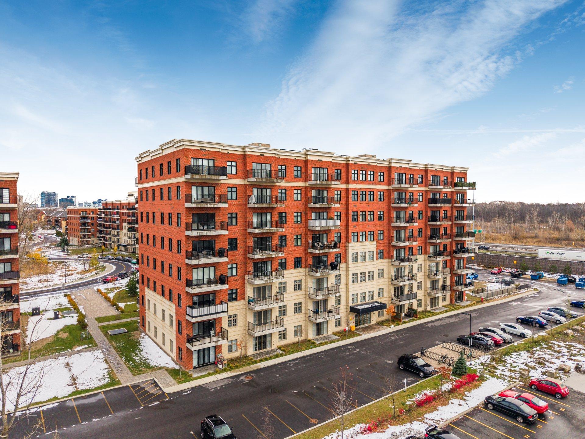 









9175


Rue Lennon

, 310,
Brossard,




QC
J4Y0S3

