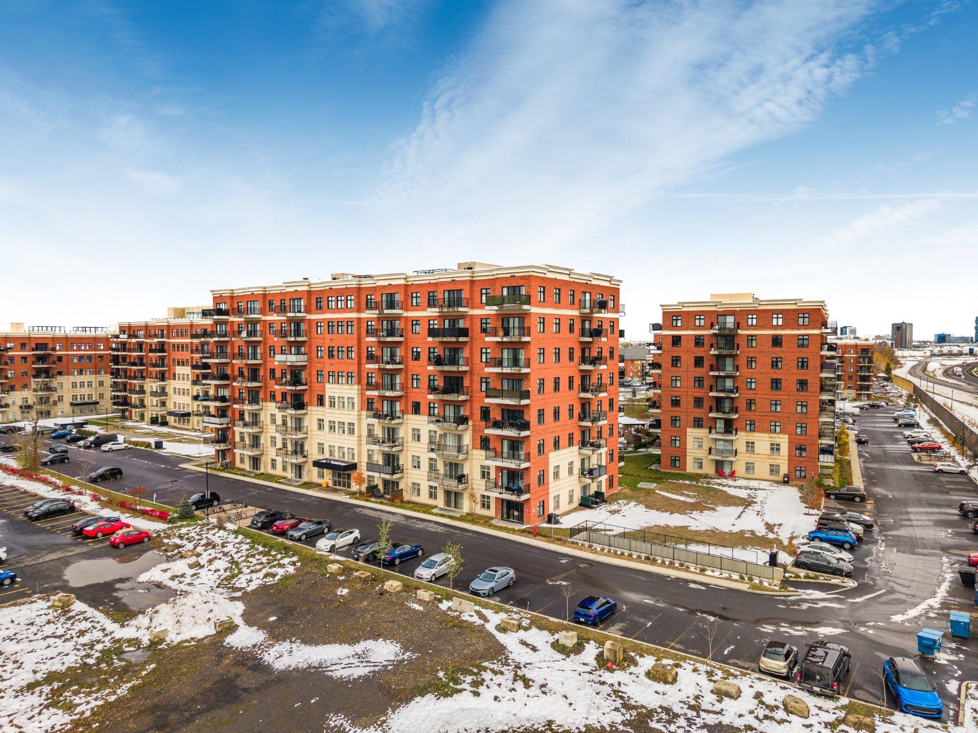 









9175


Rue Lennon

, 310,
Brossard,




QC
J4Y0S3

