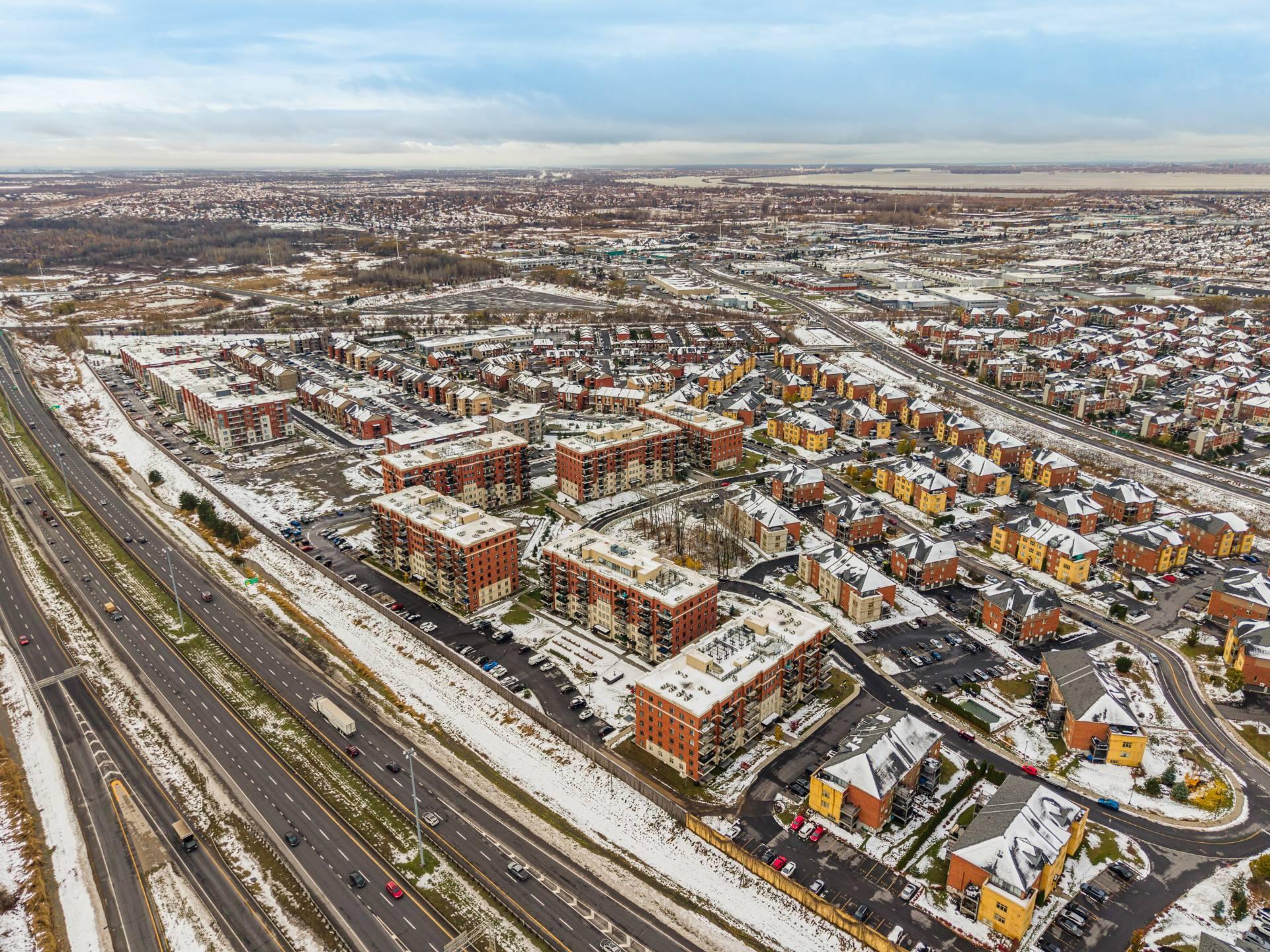 









9175


Rue Lennon

, 310,
Brossard,




QC
J4Y0S3

