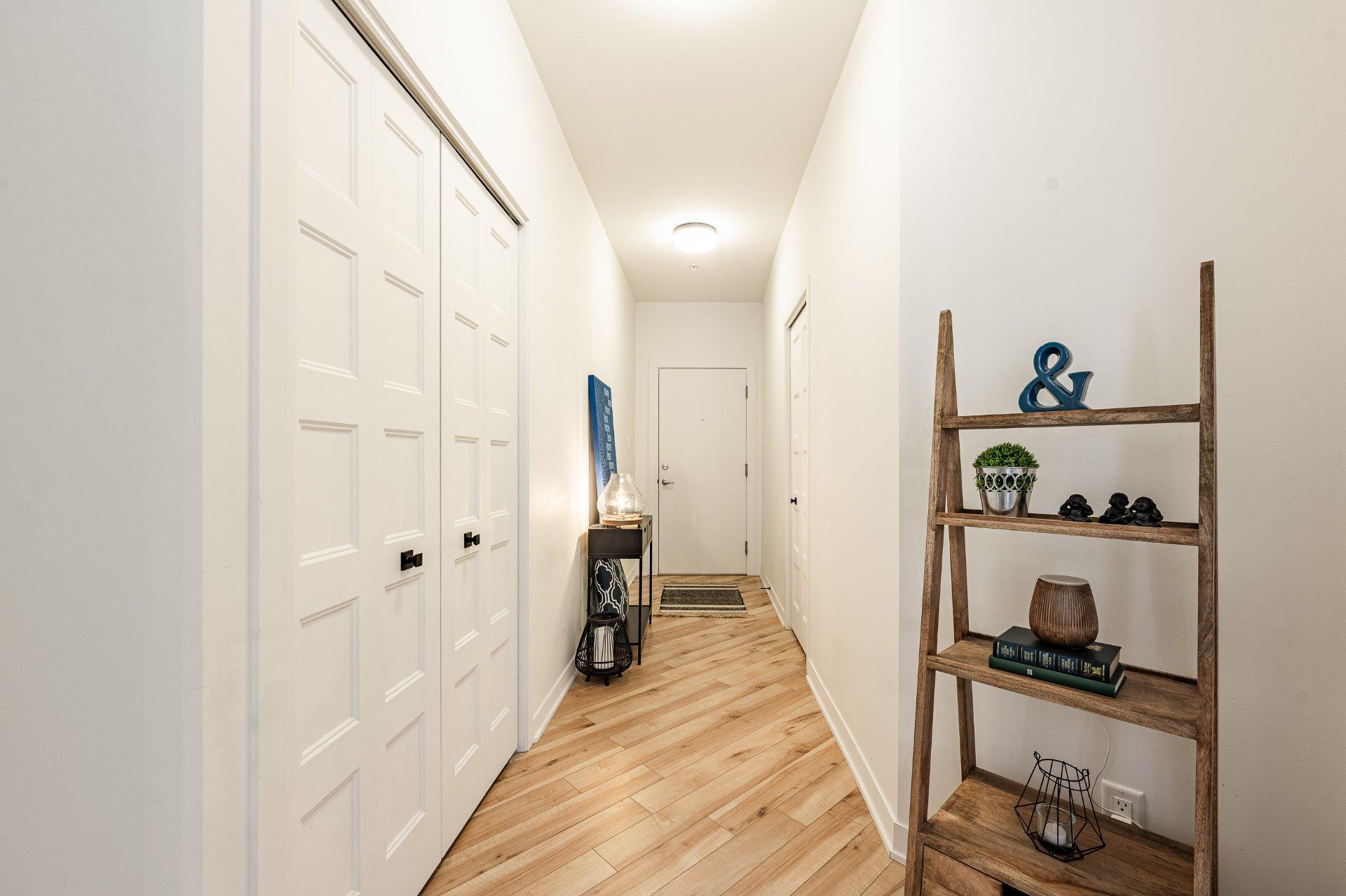 









9175


Rue Lennon

, 310,
Brossard,




QC
J4Y0S3

