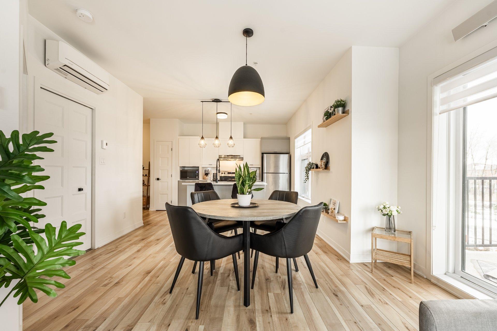 









9175


Rue Lennon

, 310,
Brossard,




QC
J4Y0S3

