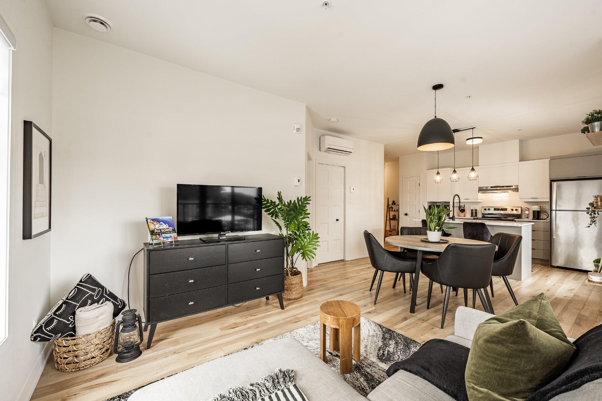 









9175


Rue Lennon

, 310,
Brossard,




QC
J4Y0S3

